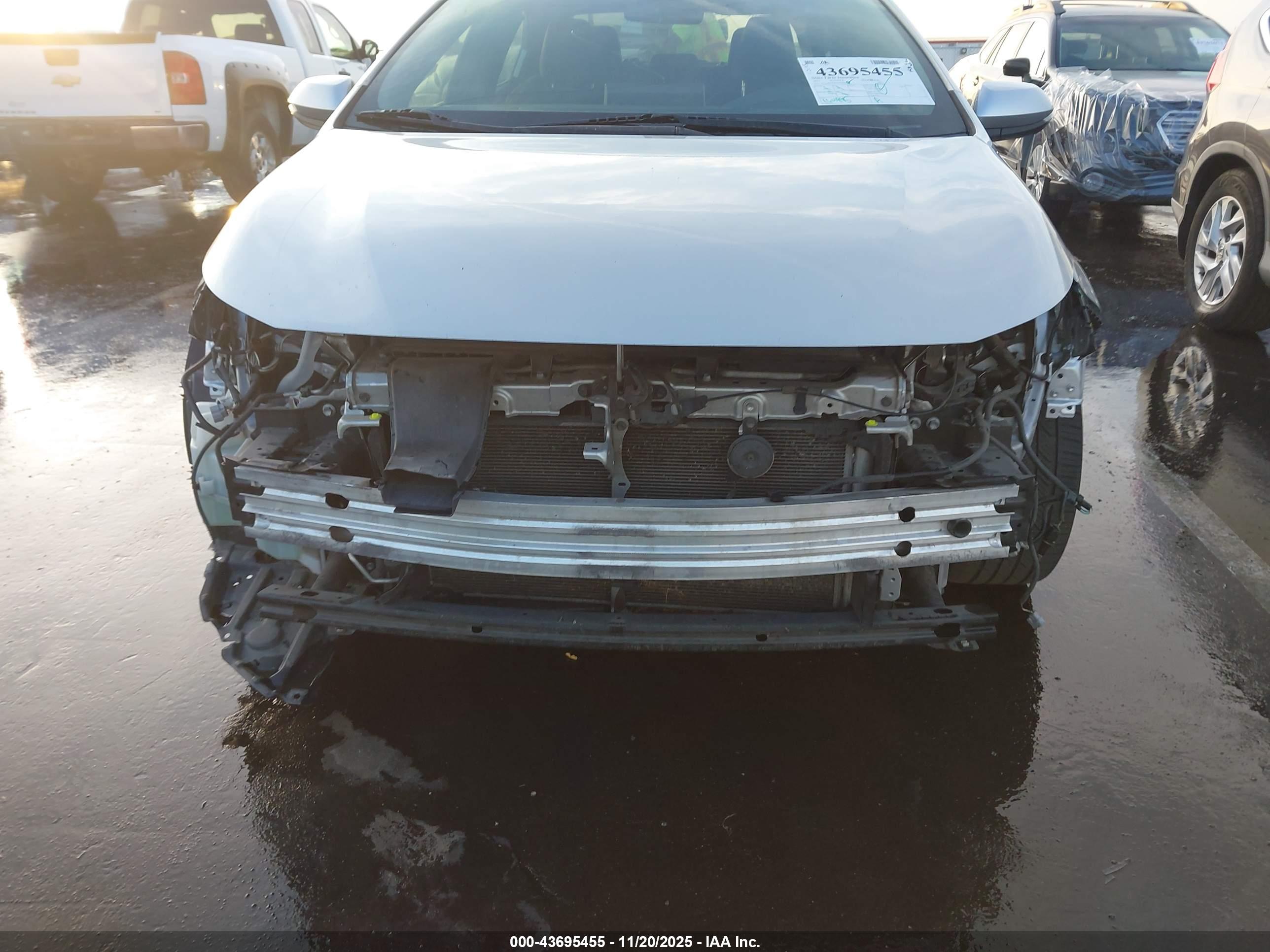 TOYOTA COROLLA image 6