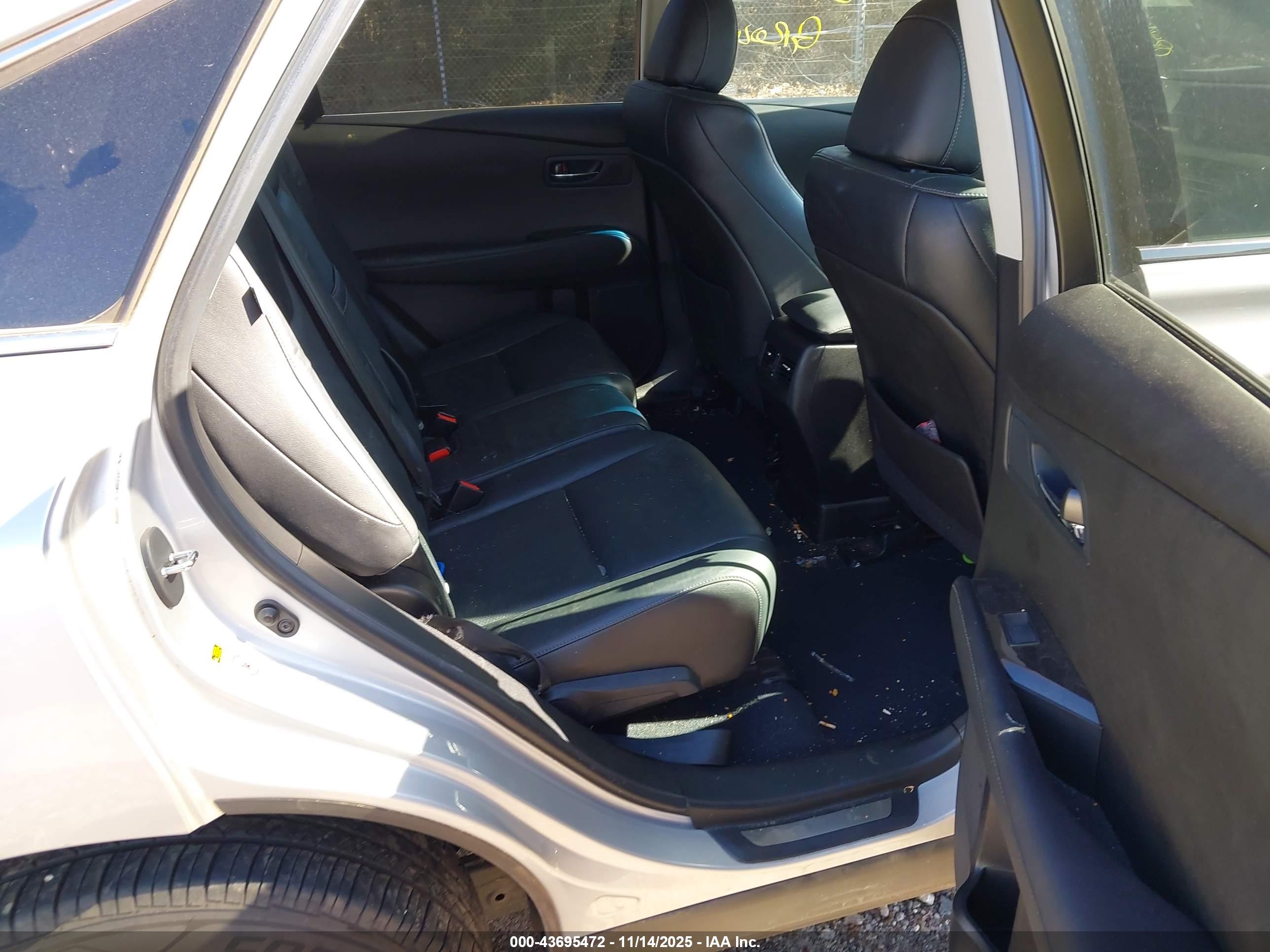 LEXUS RX image 8