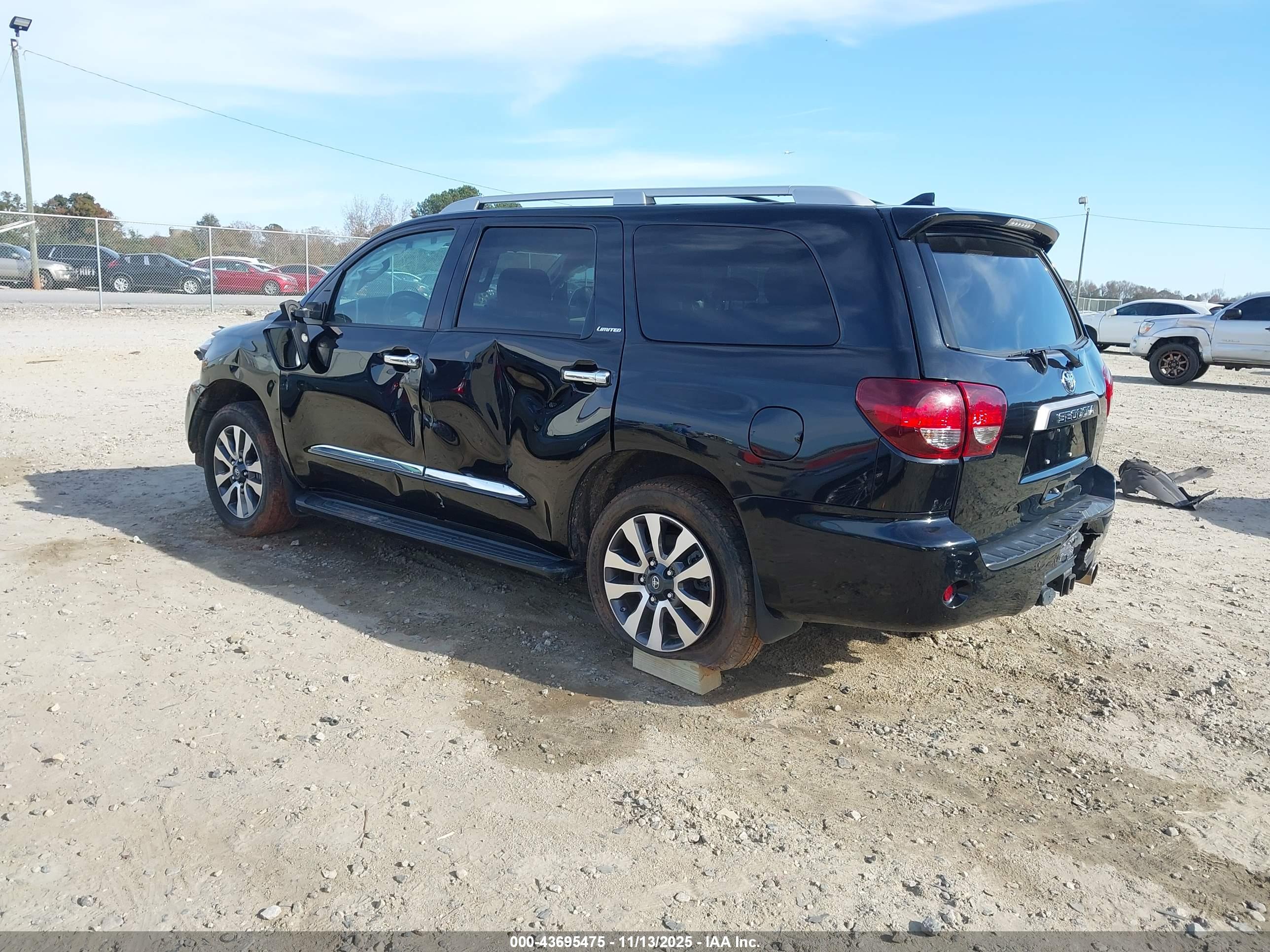 TOYOTA SEQUOIA image 3
