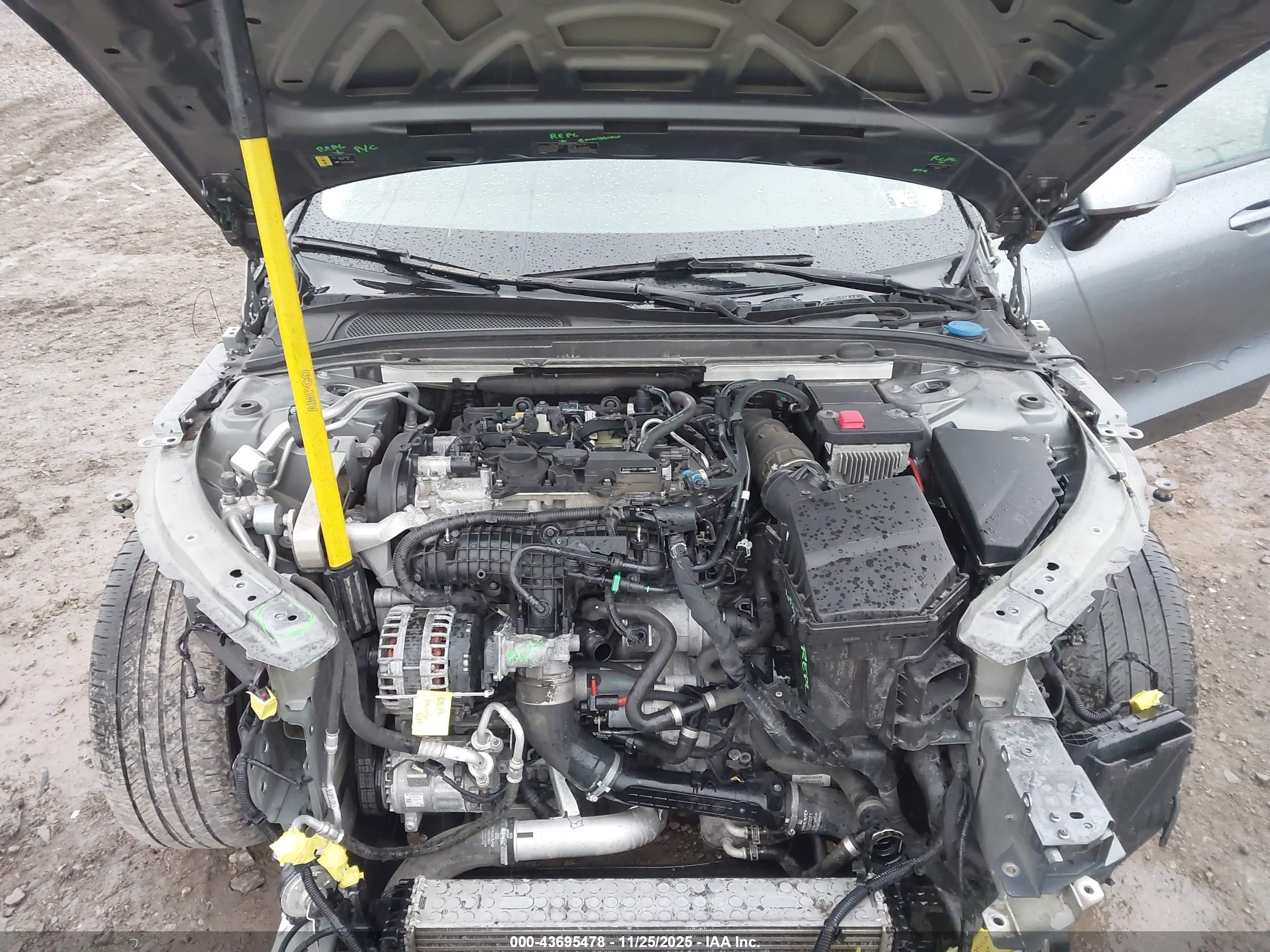 VOLVO S60 image 10
