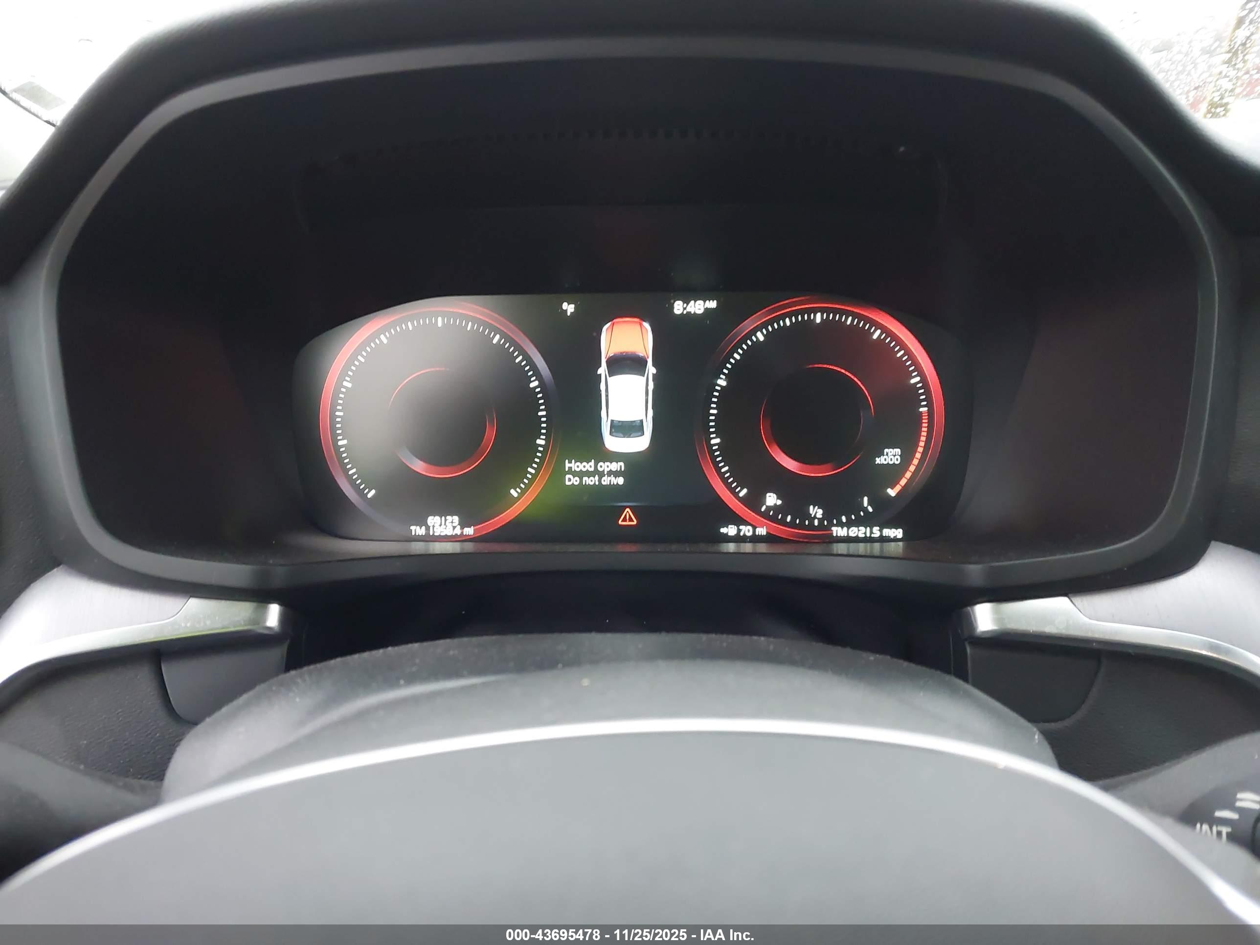VOLVO S60 image 7