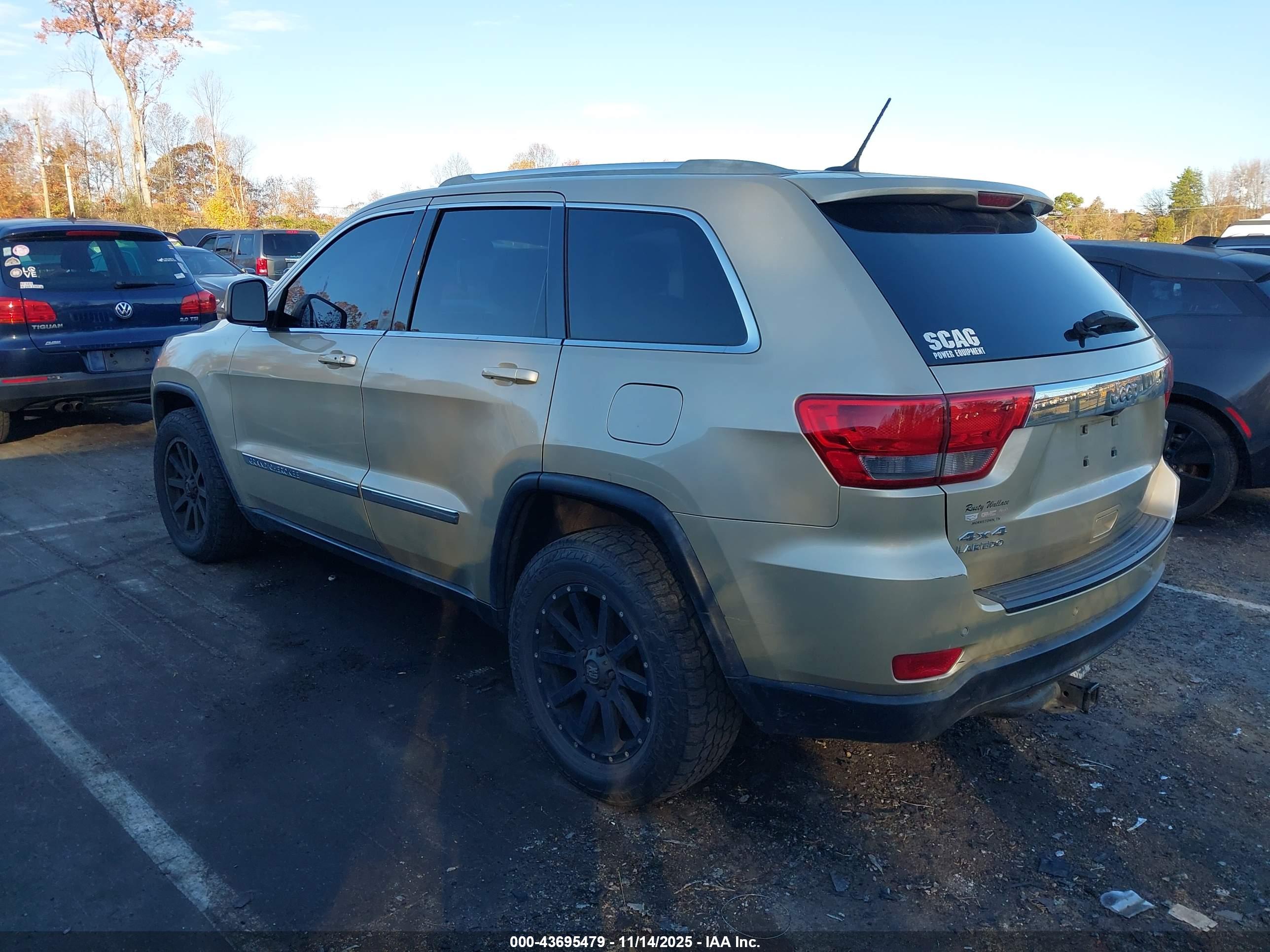 JEEP GRAND image 3