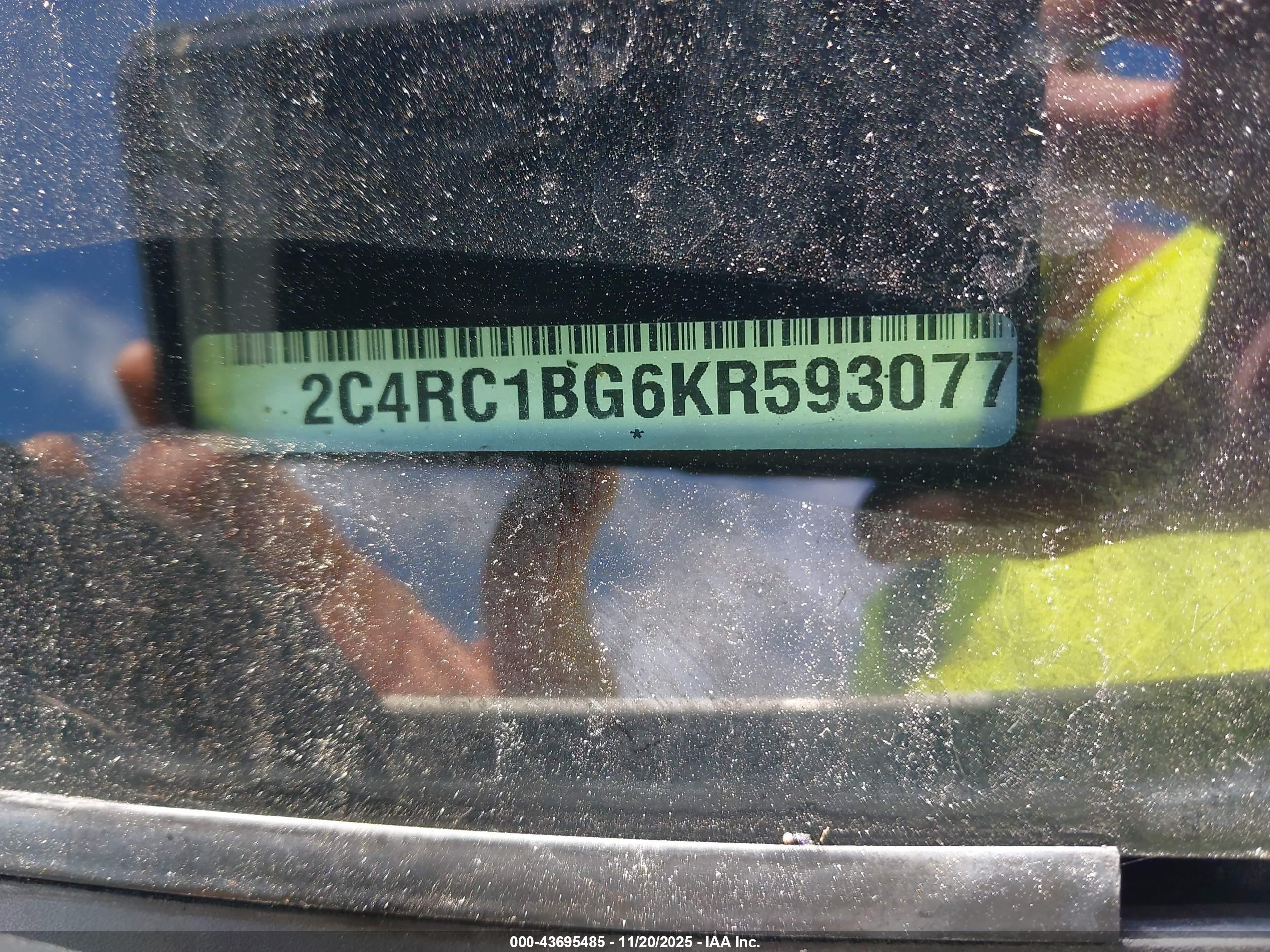 CHRYSLER PACIFICA image 9