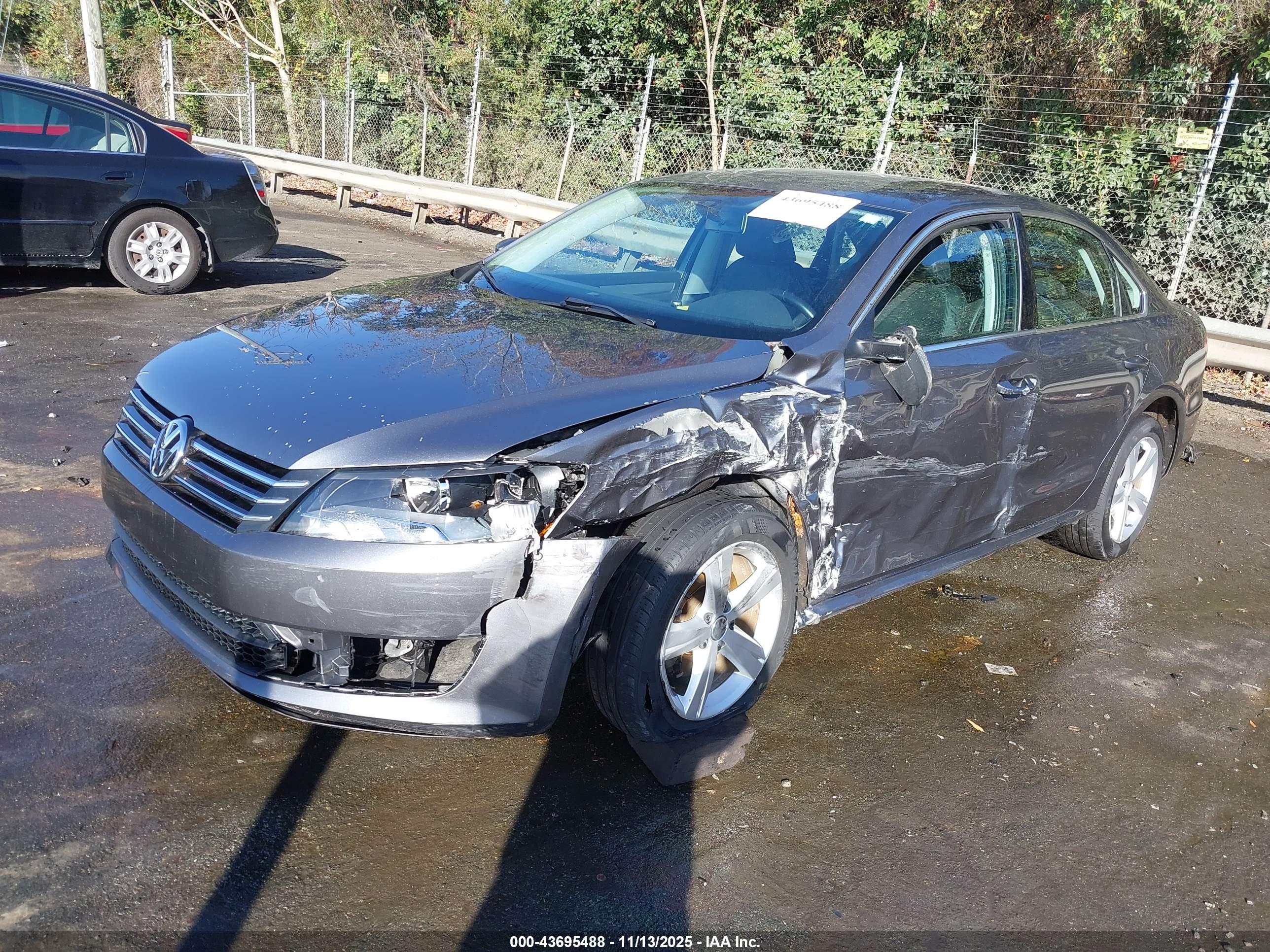 VOLKSWAGEN PASSAT image 2