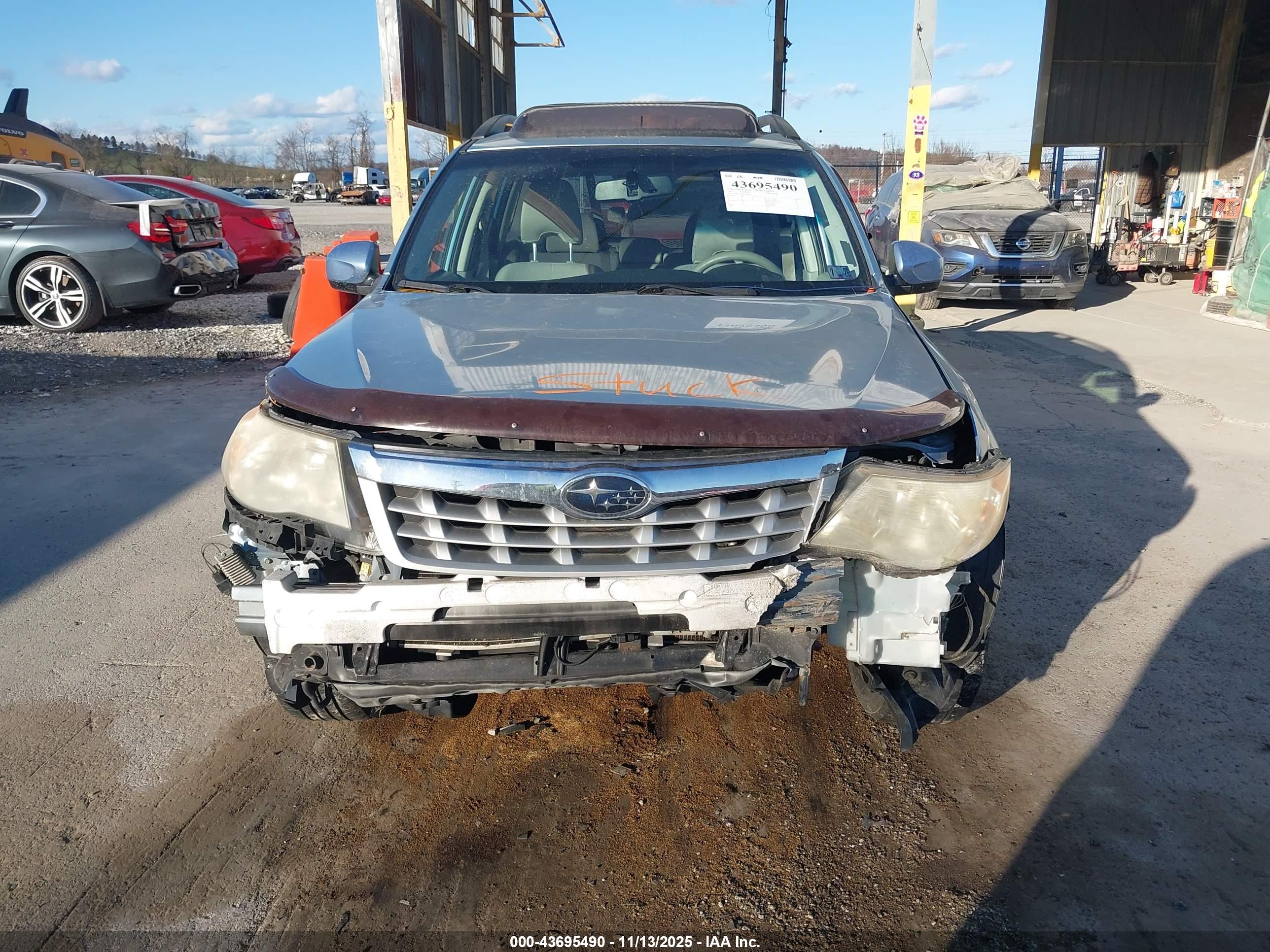 SUBARU FORESTER image 6