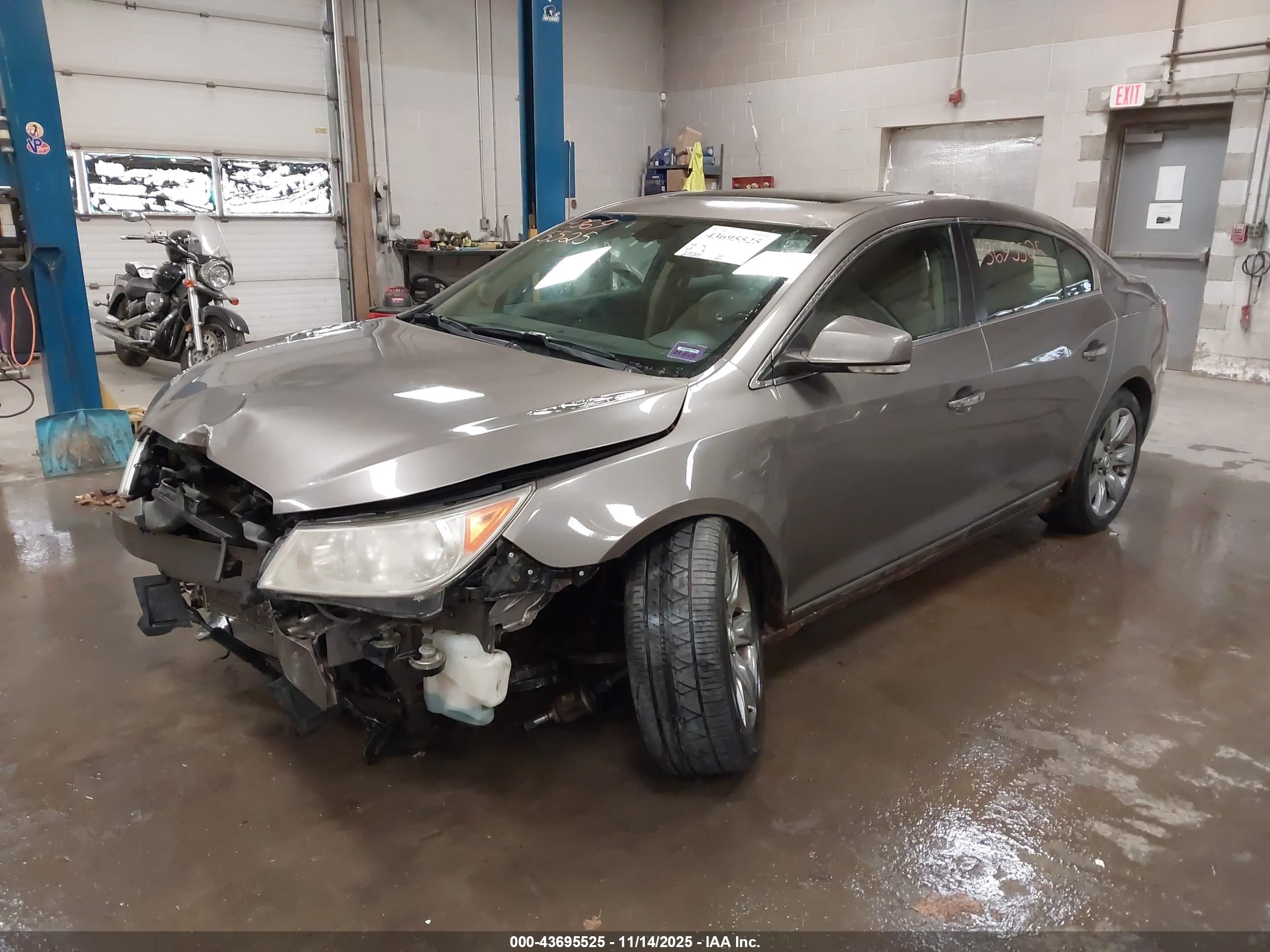 BUICK LACROSSE image 2