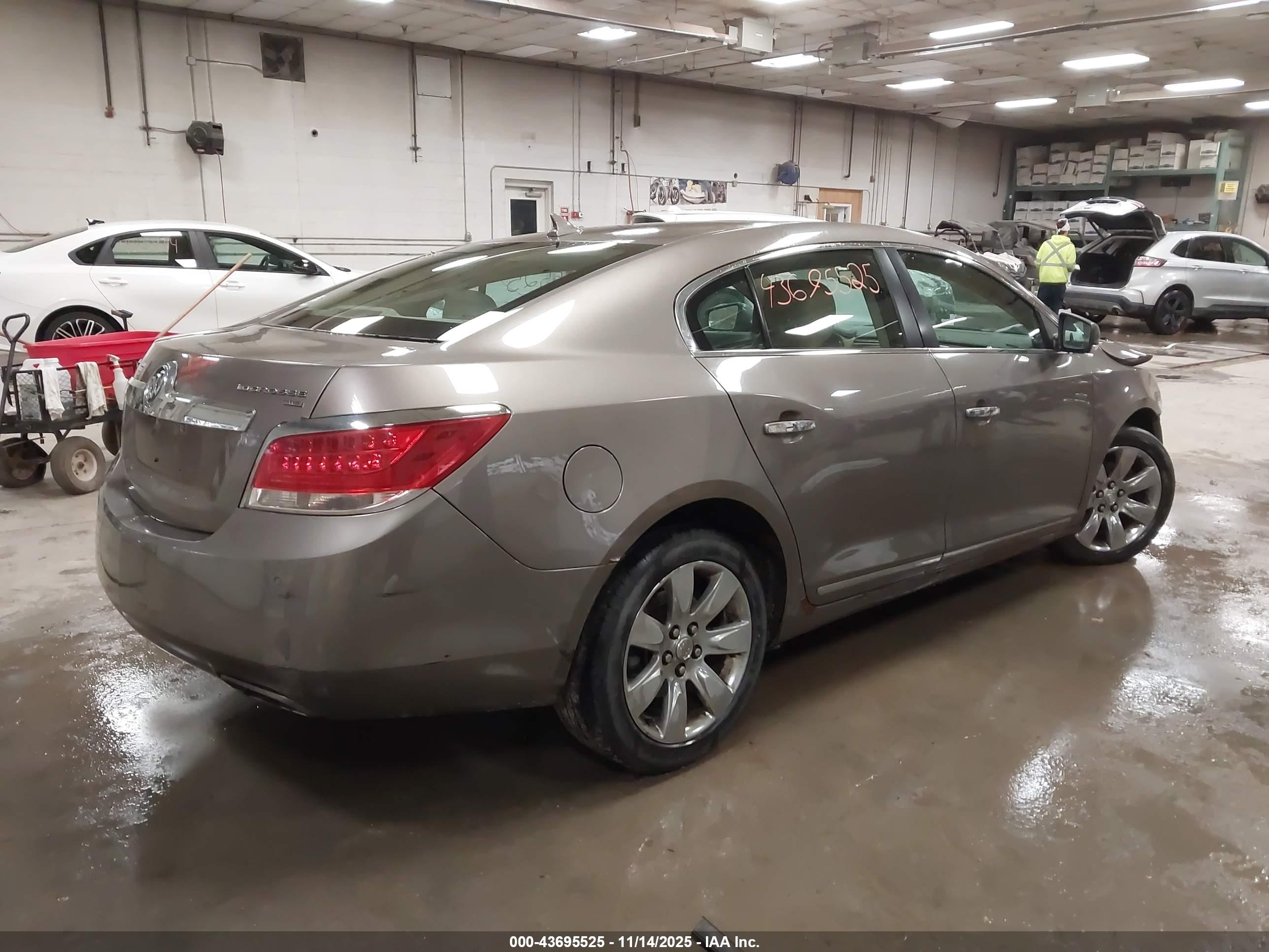 BUICK LACROSSE image 4