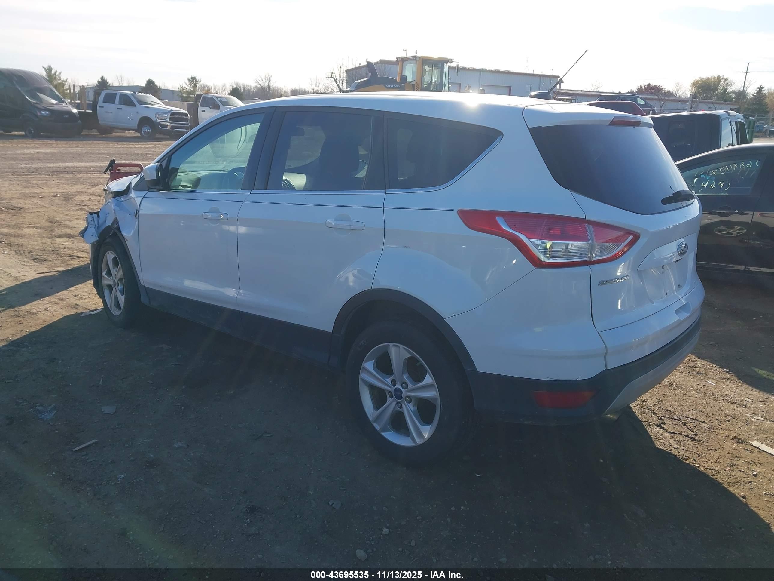 FORD ESCAPE image 3
