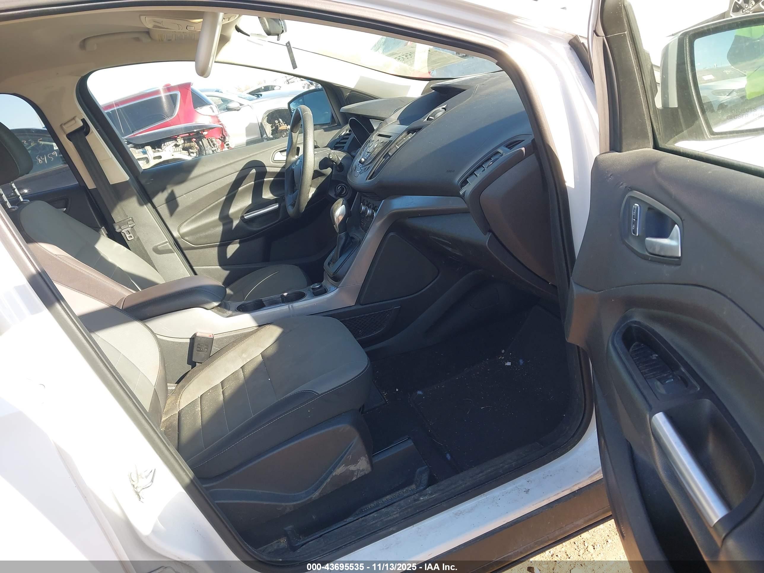 FORD ESCAPE image 5