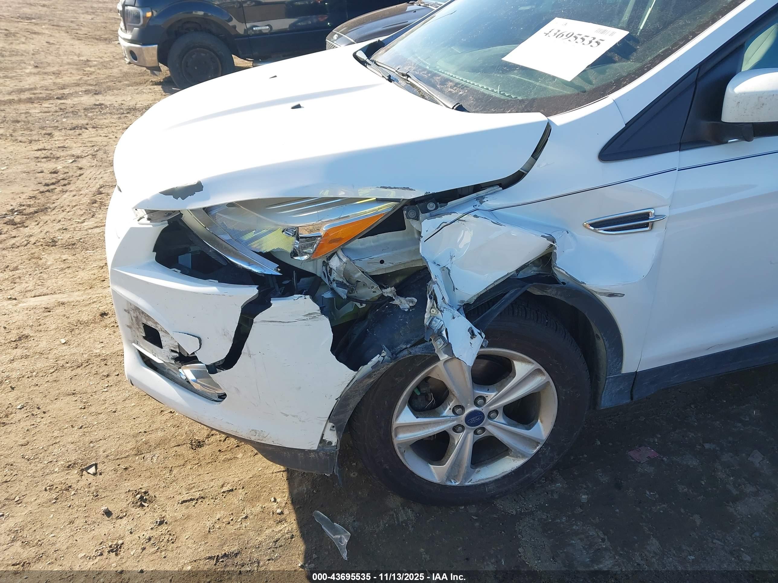 FORD ESCAPE image 6