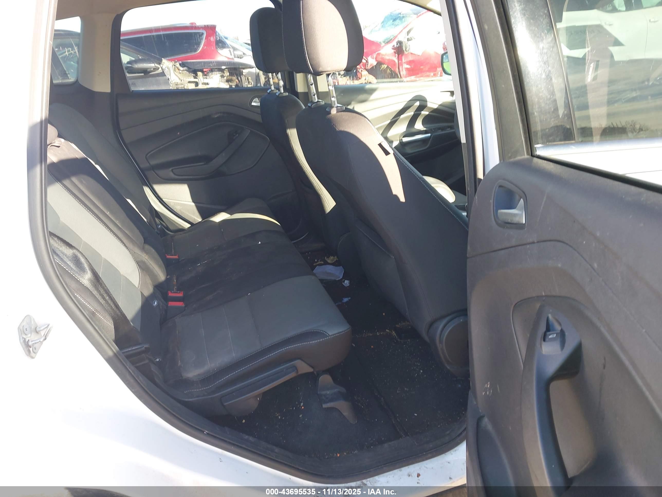 FORD ESCAPE image 8
