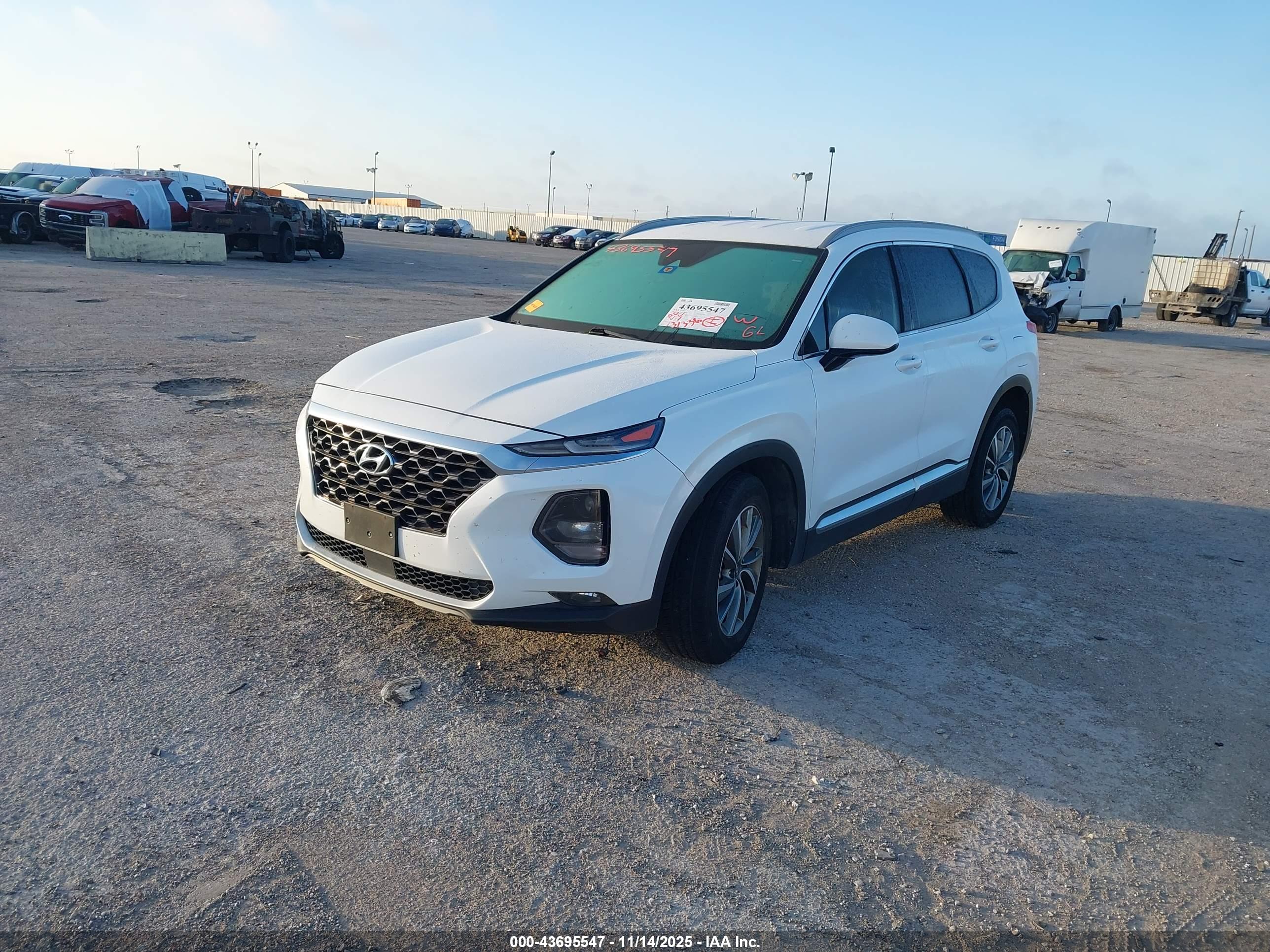HYUNDAI SANTA image 2