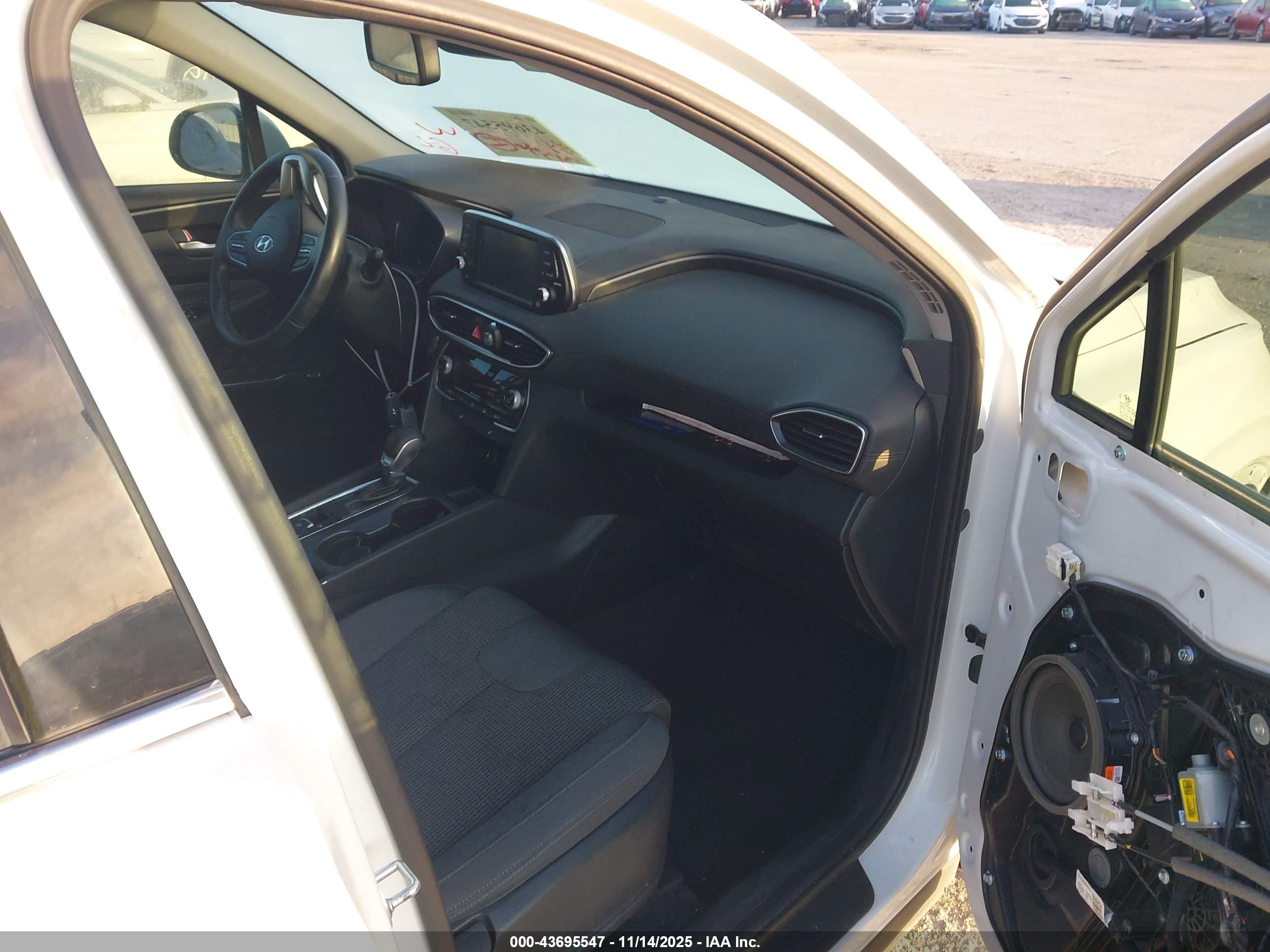 HYUNDAI SANTA image 5