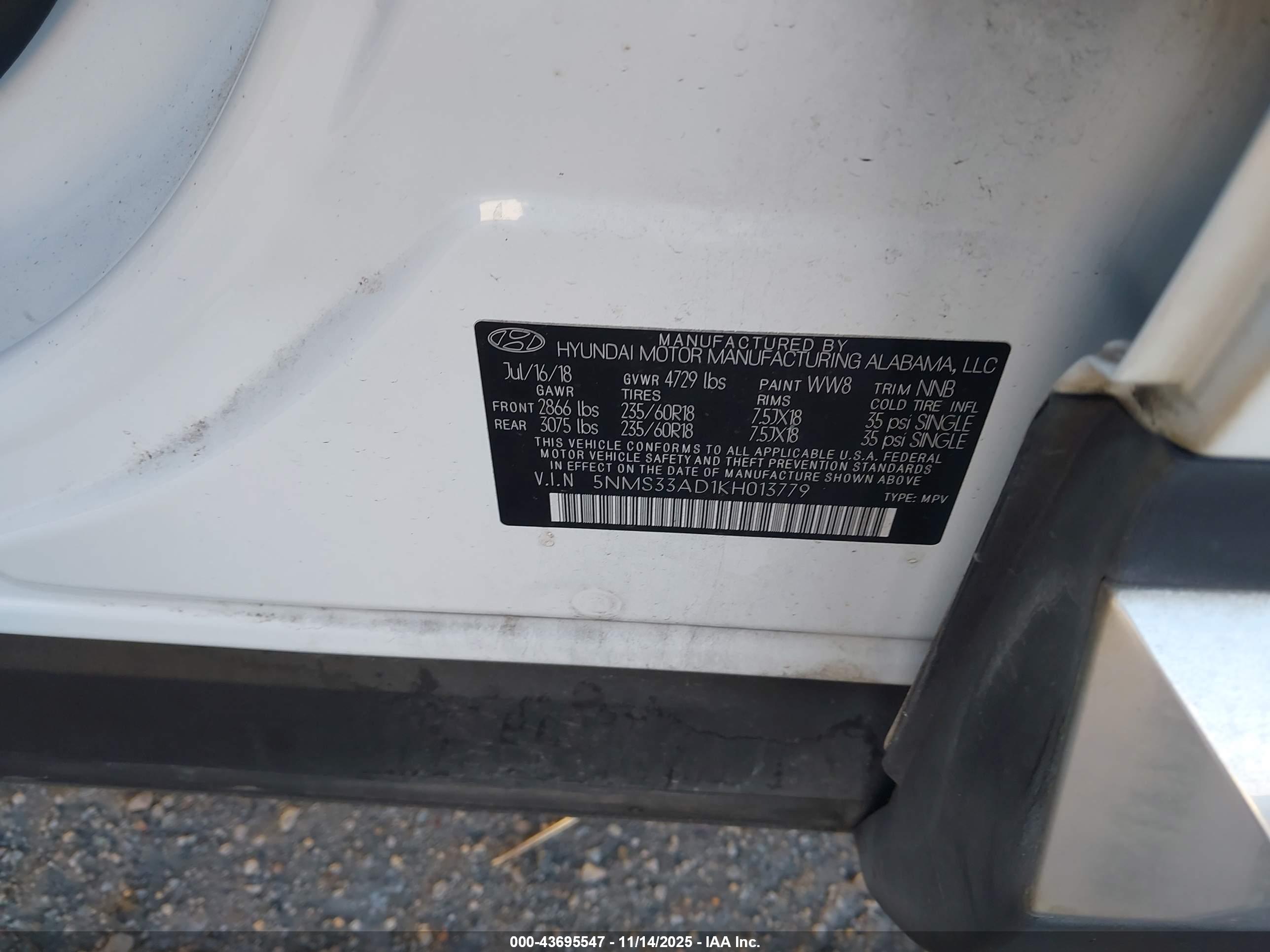 HYUNDAI SANTA image 9