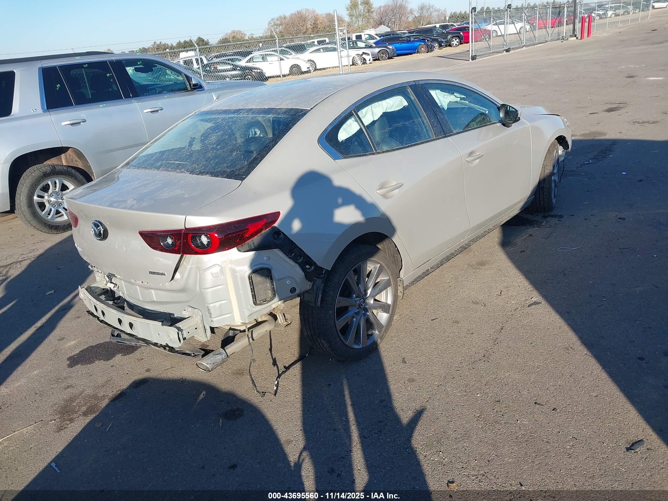 MAZDA MAZDA3 image 4