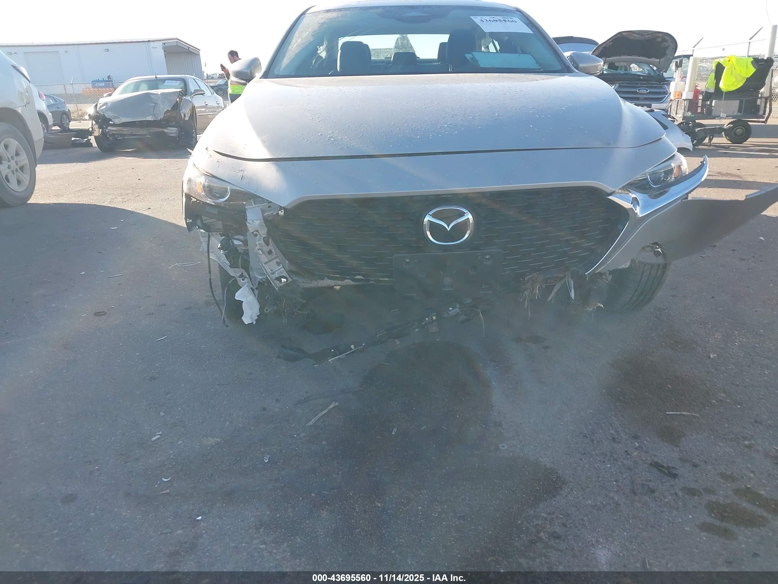 MAZDA MAZDA3 image 6