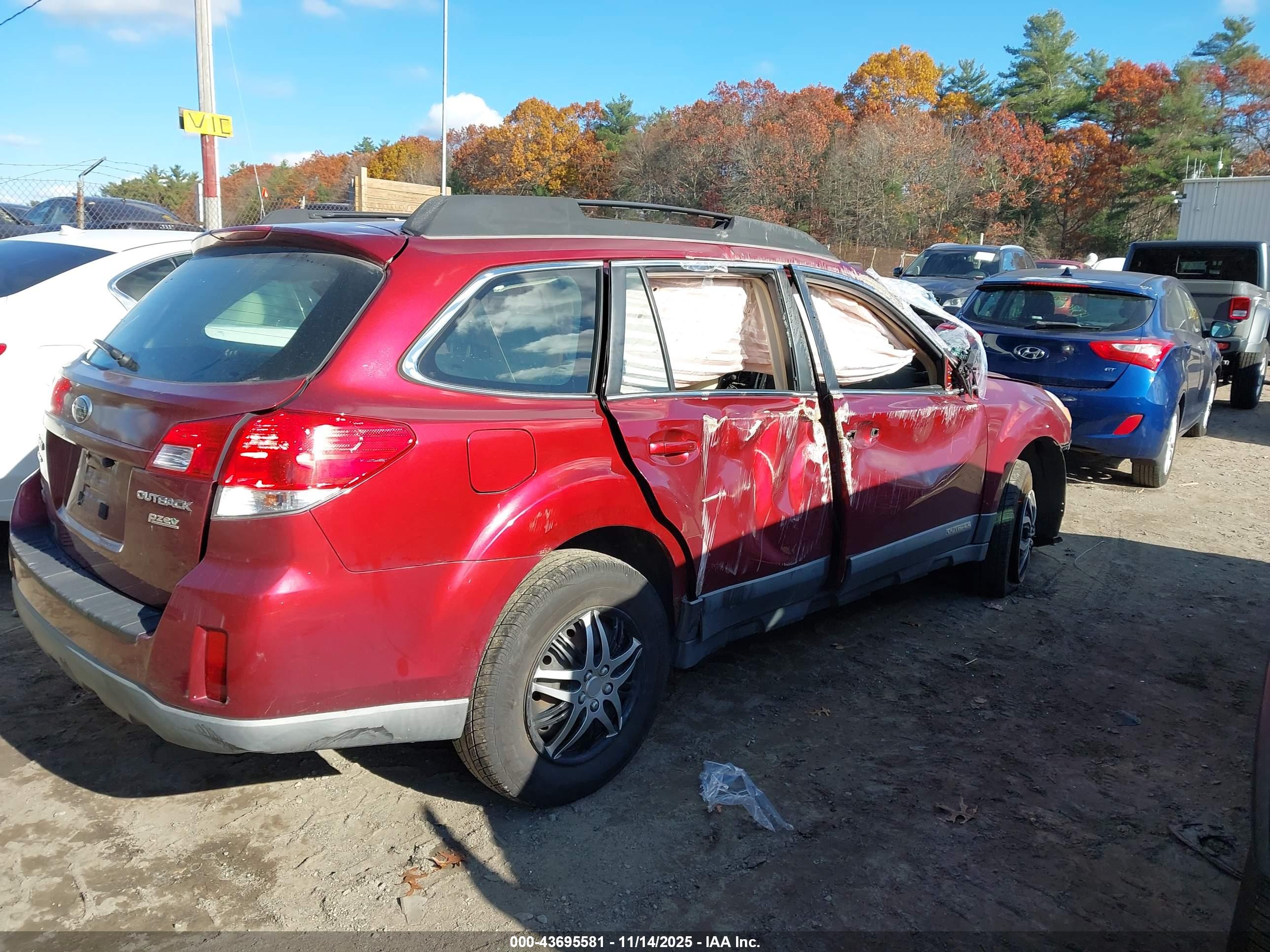 SUBARU OUTBACK image 4