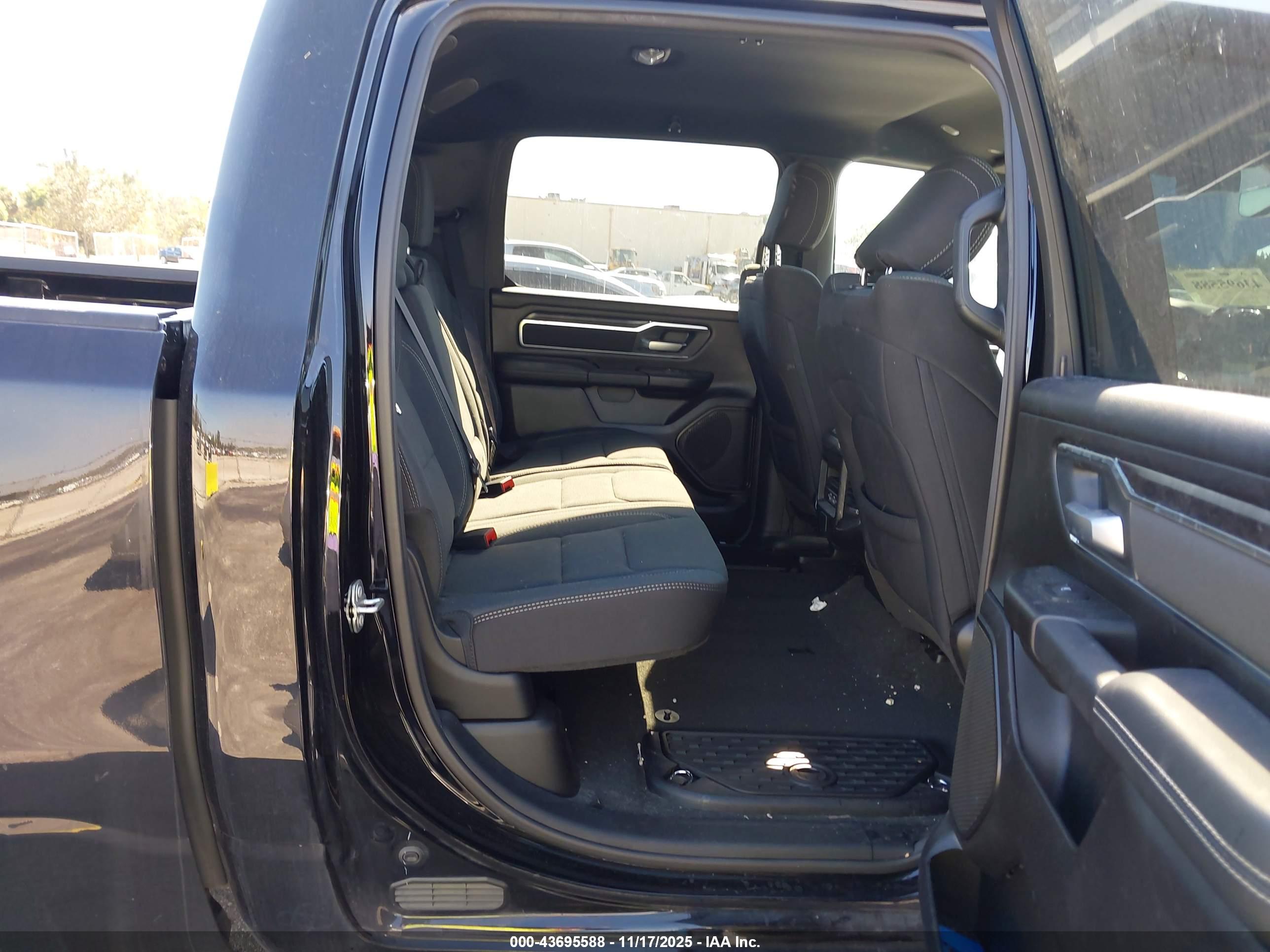 RAM 1500 image 8