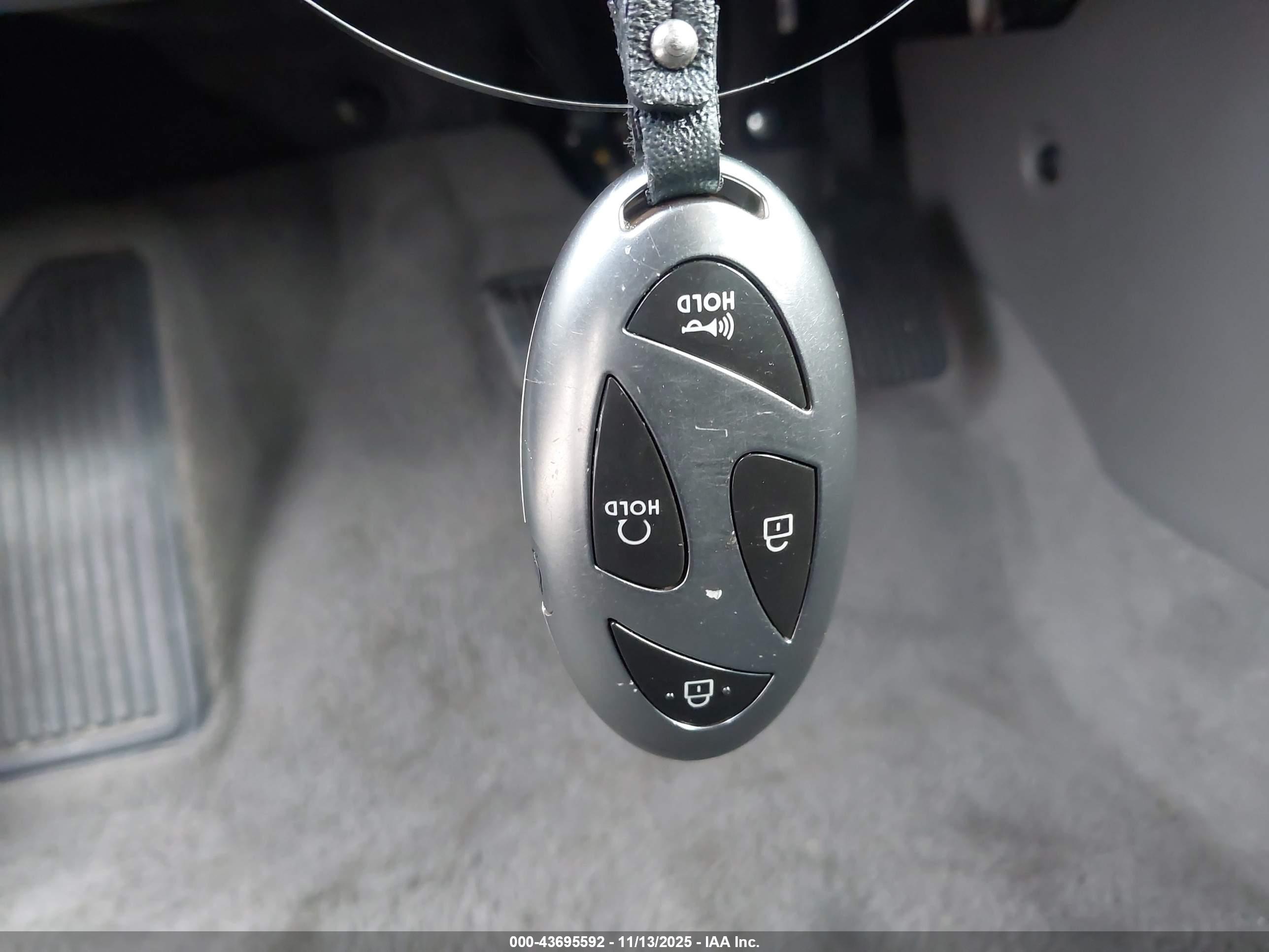 HYUNDAI ELANTRA image 11