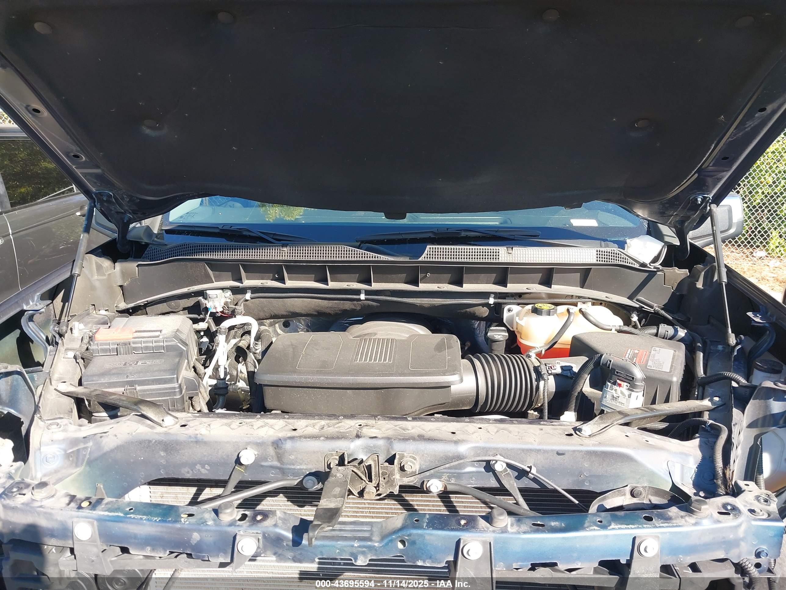 CHEVROLET SILVERADO image 10