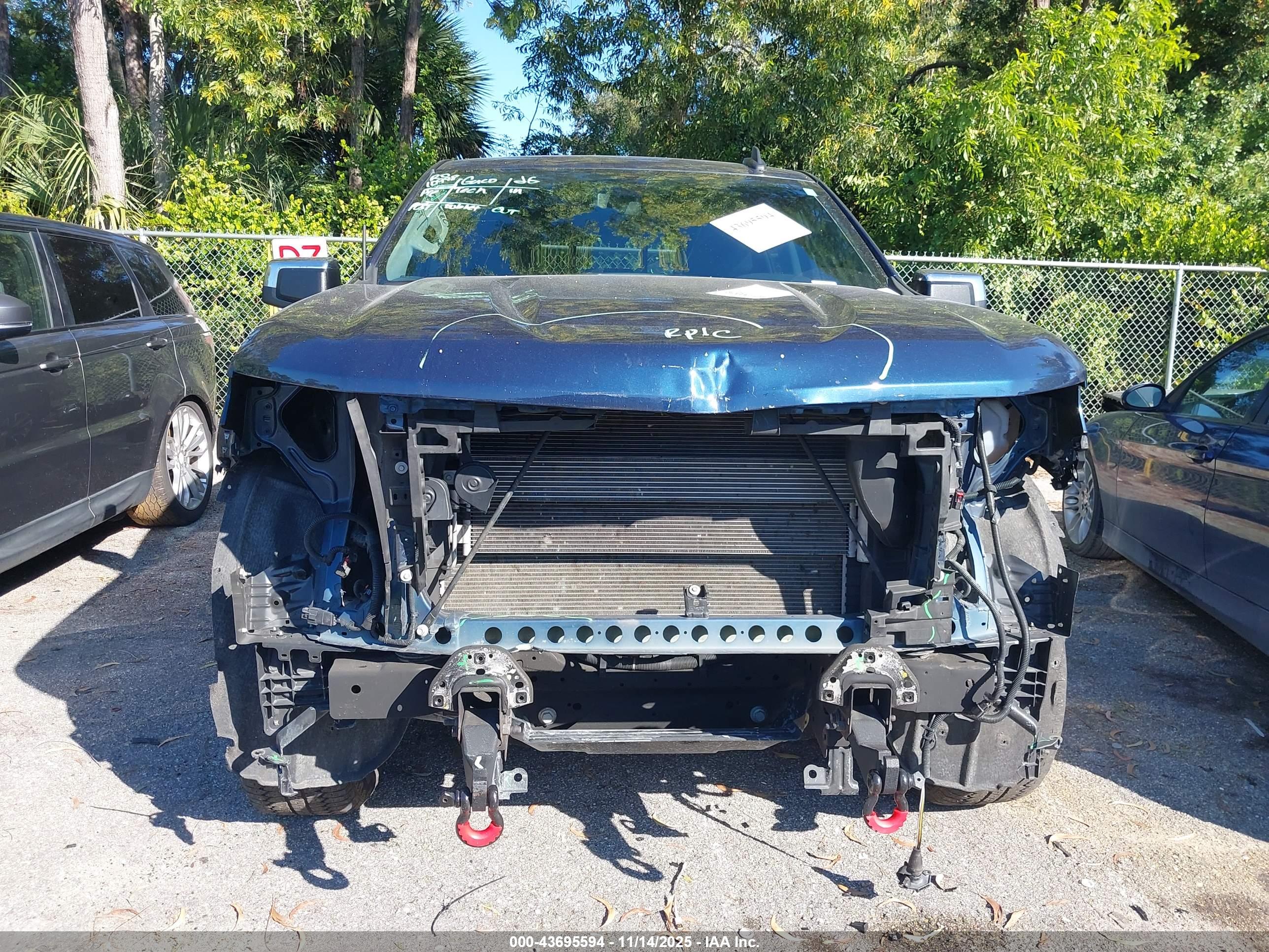 CHEVROLET SILVERADO image 6