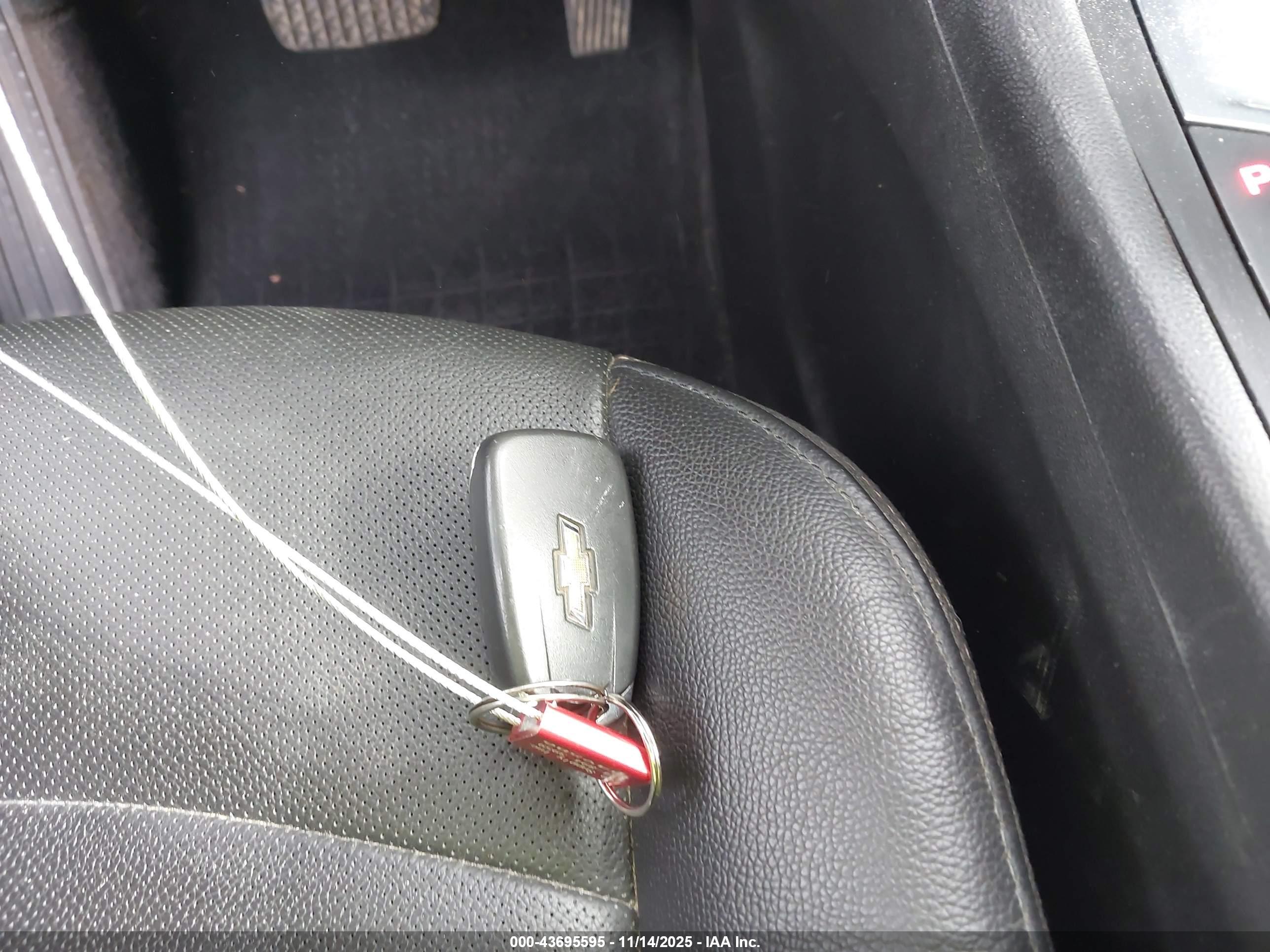 CHEVROLET EQUINOX image 11