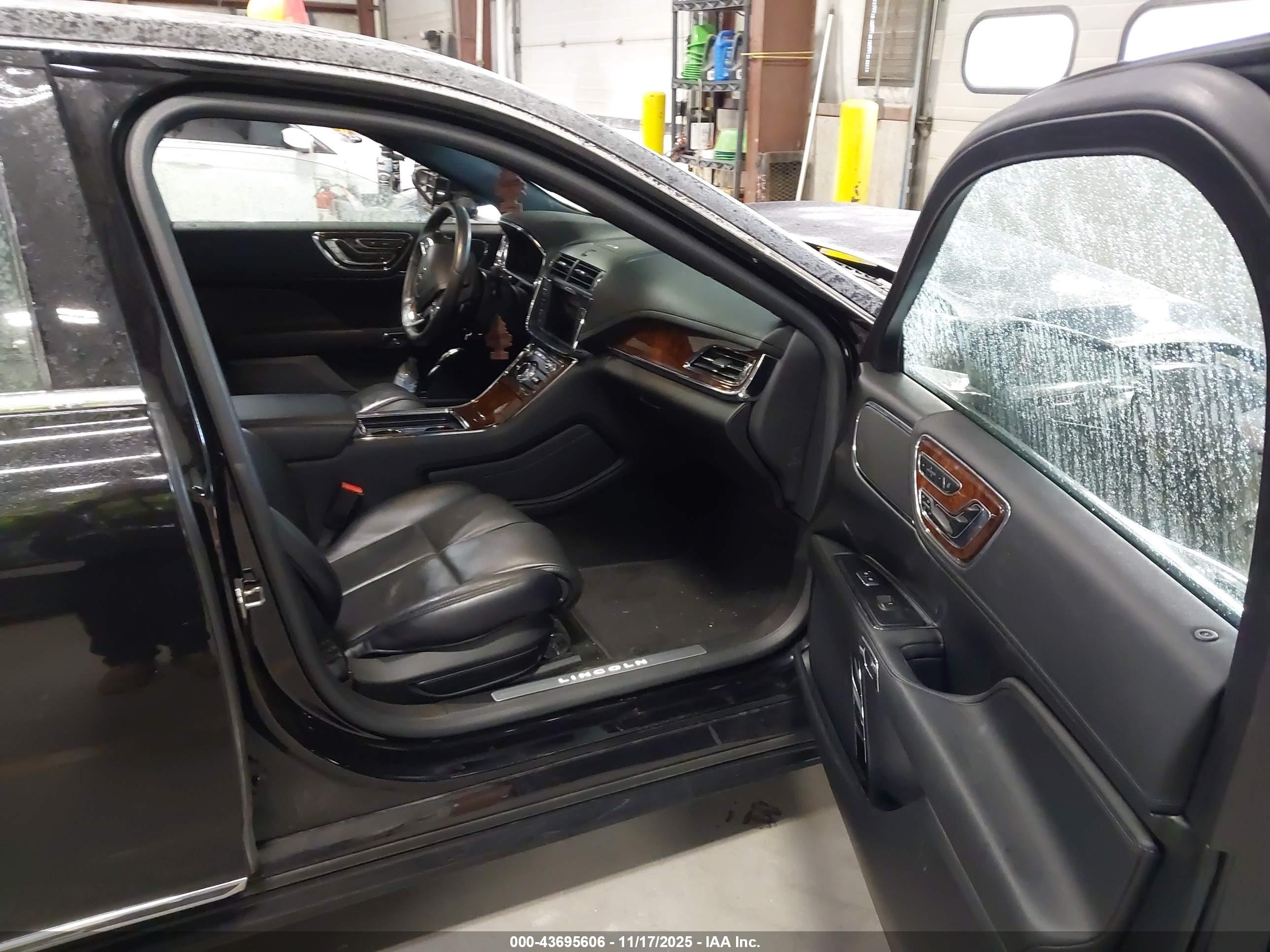 LINCOLN CONTINENTAL image 5