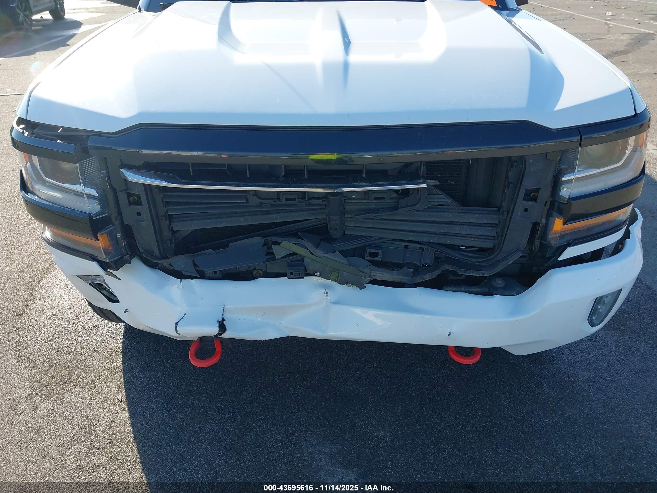 CHEVROLET SILVERADO image 6