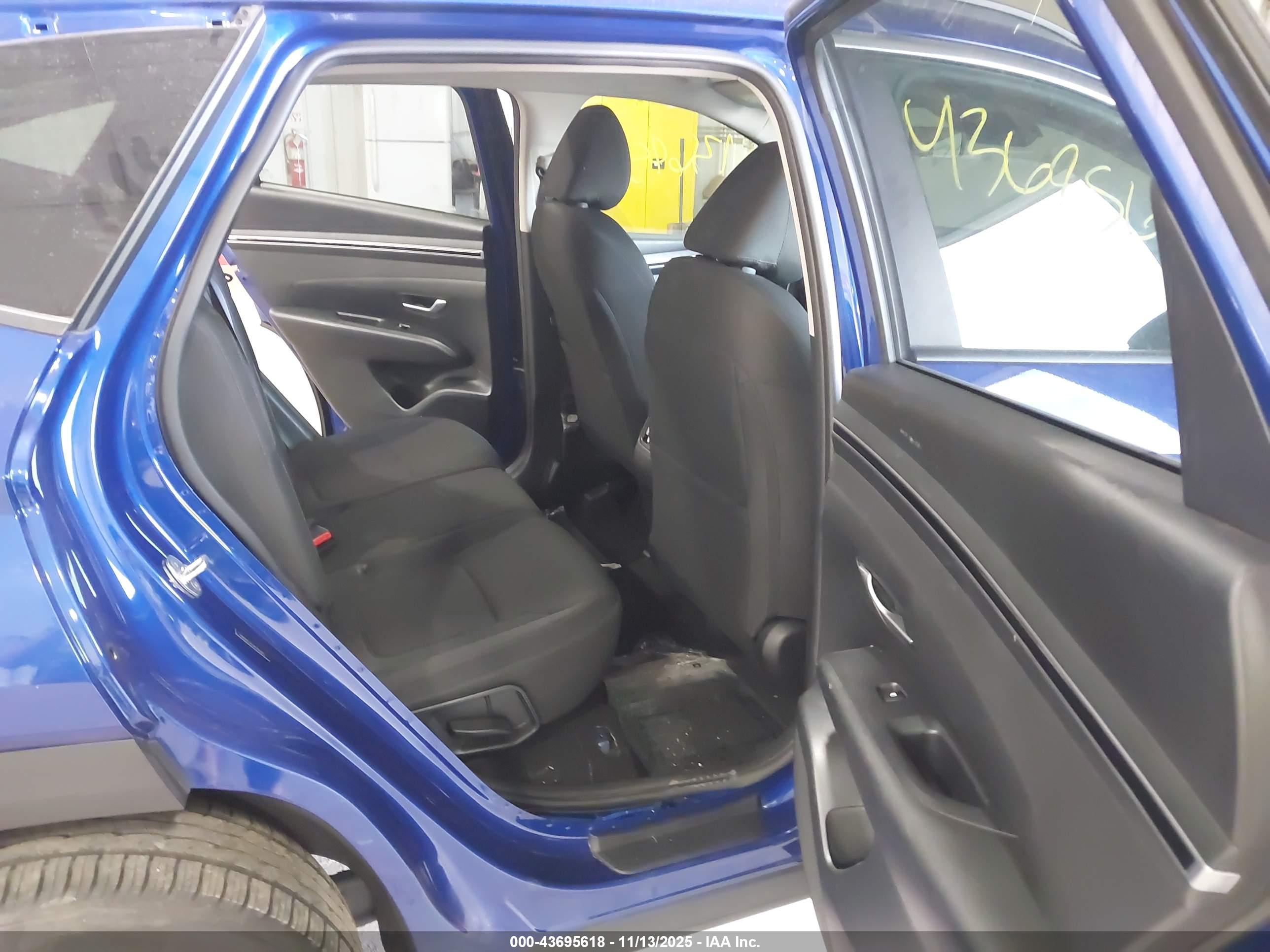 HYUNDAI TUCSON image 8