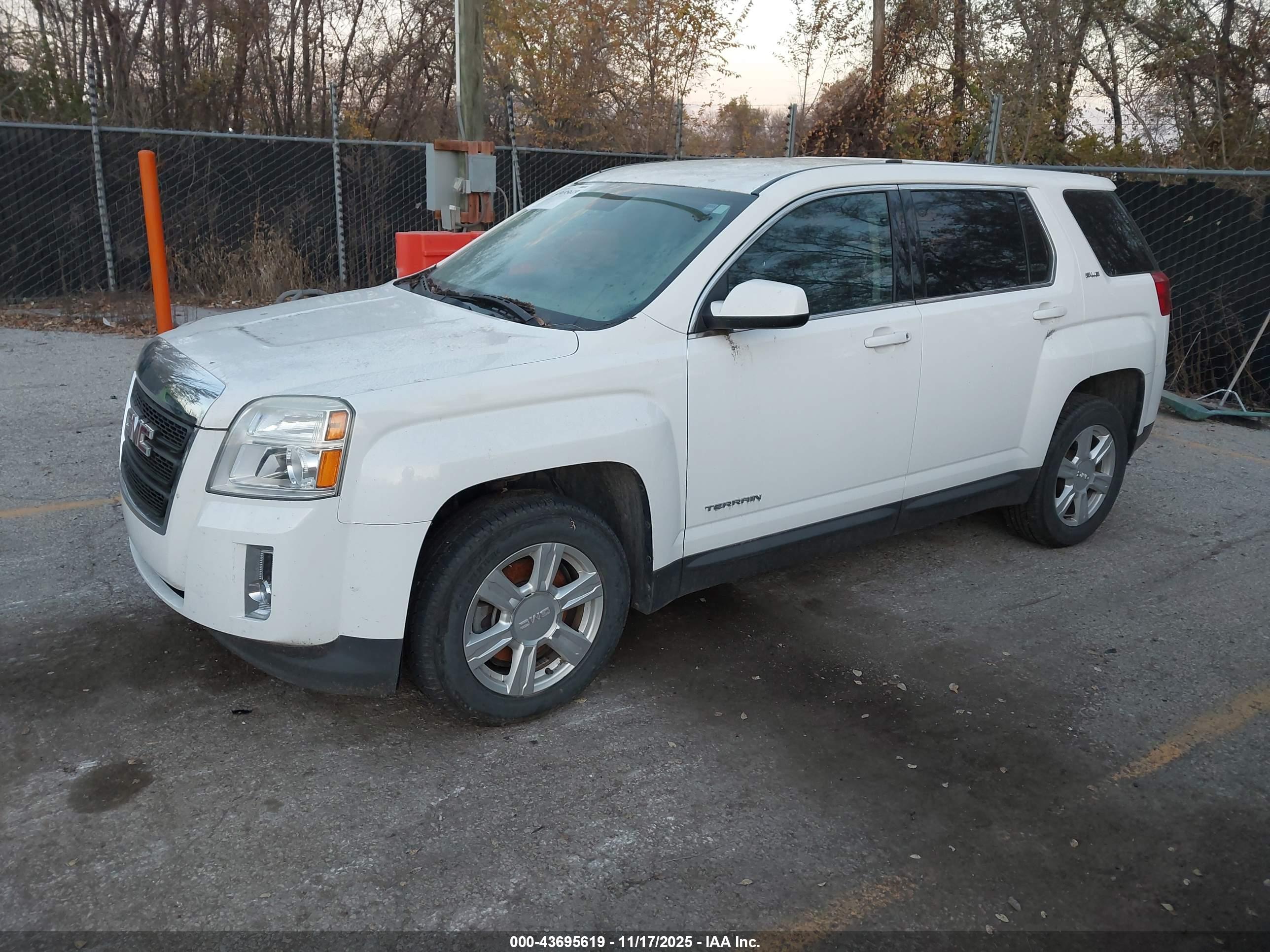 GMC TERRAIN image 2