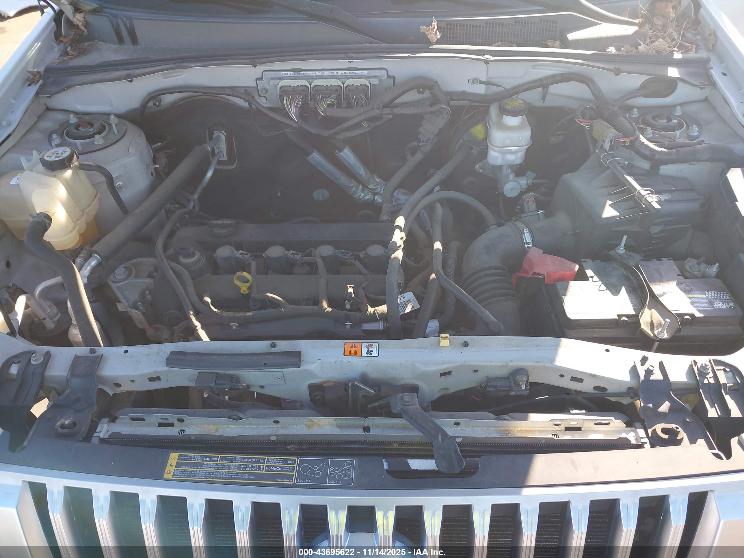 MERCURY MARINER image 10