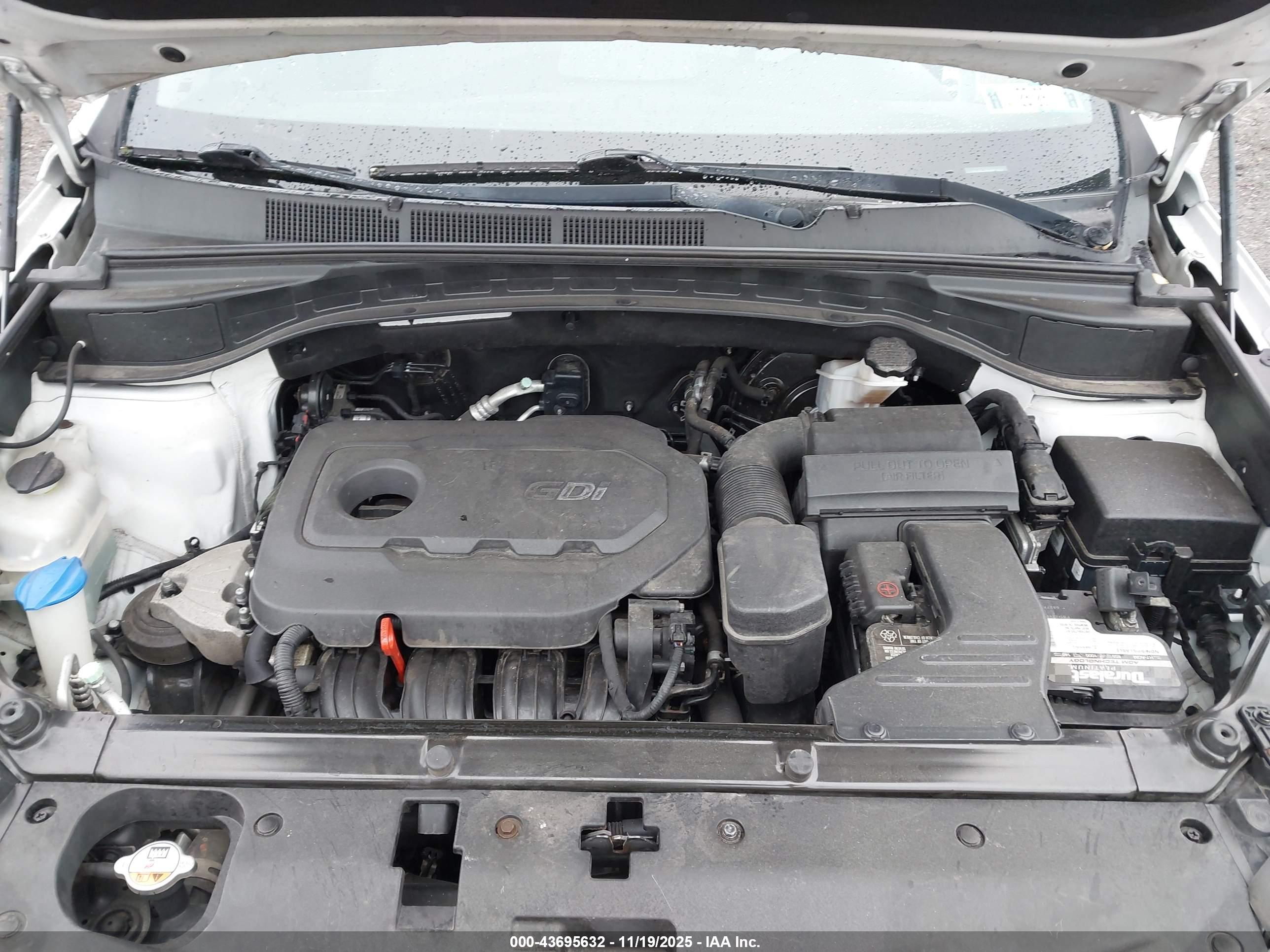 HYUNDAI SANTA image 10