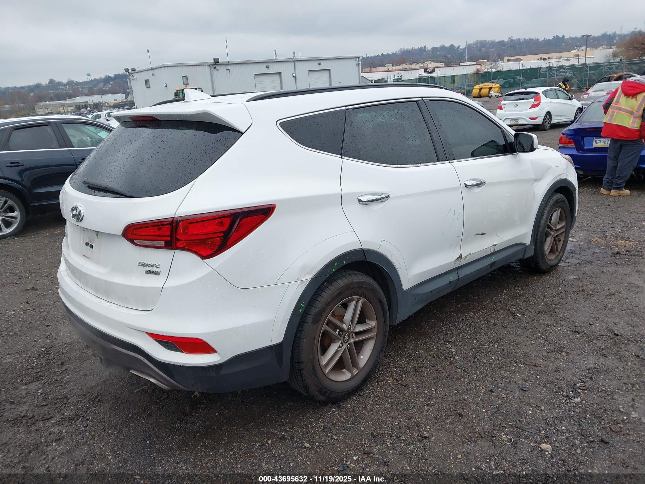 HYUNDAI SANTA image 4
