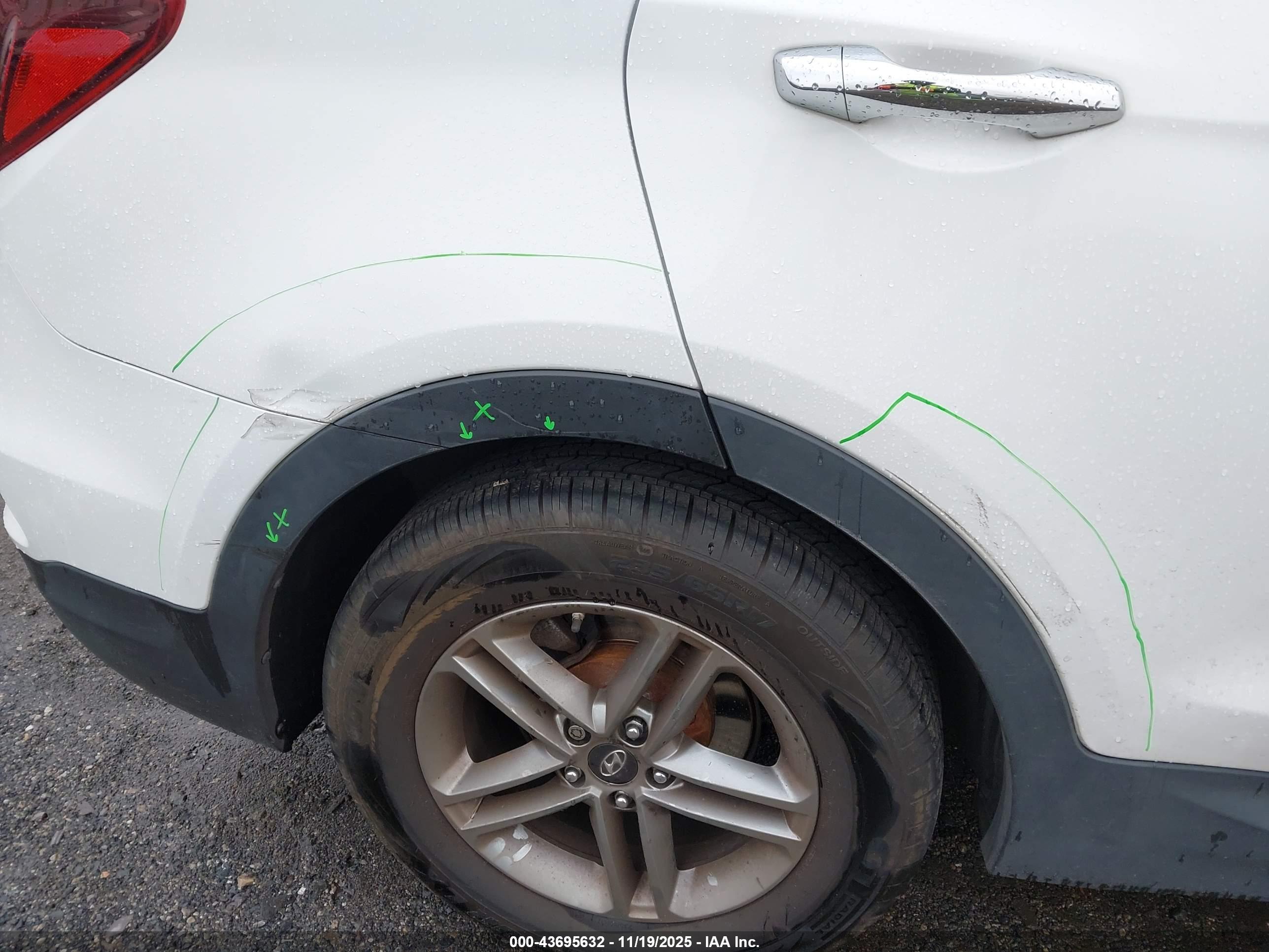 HYUNDAI SANTA image 6