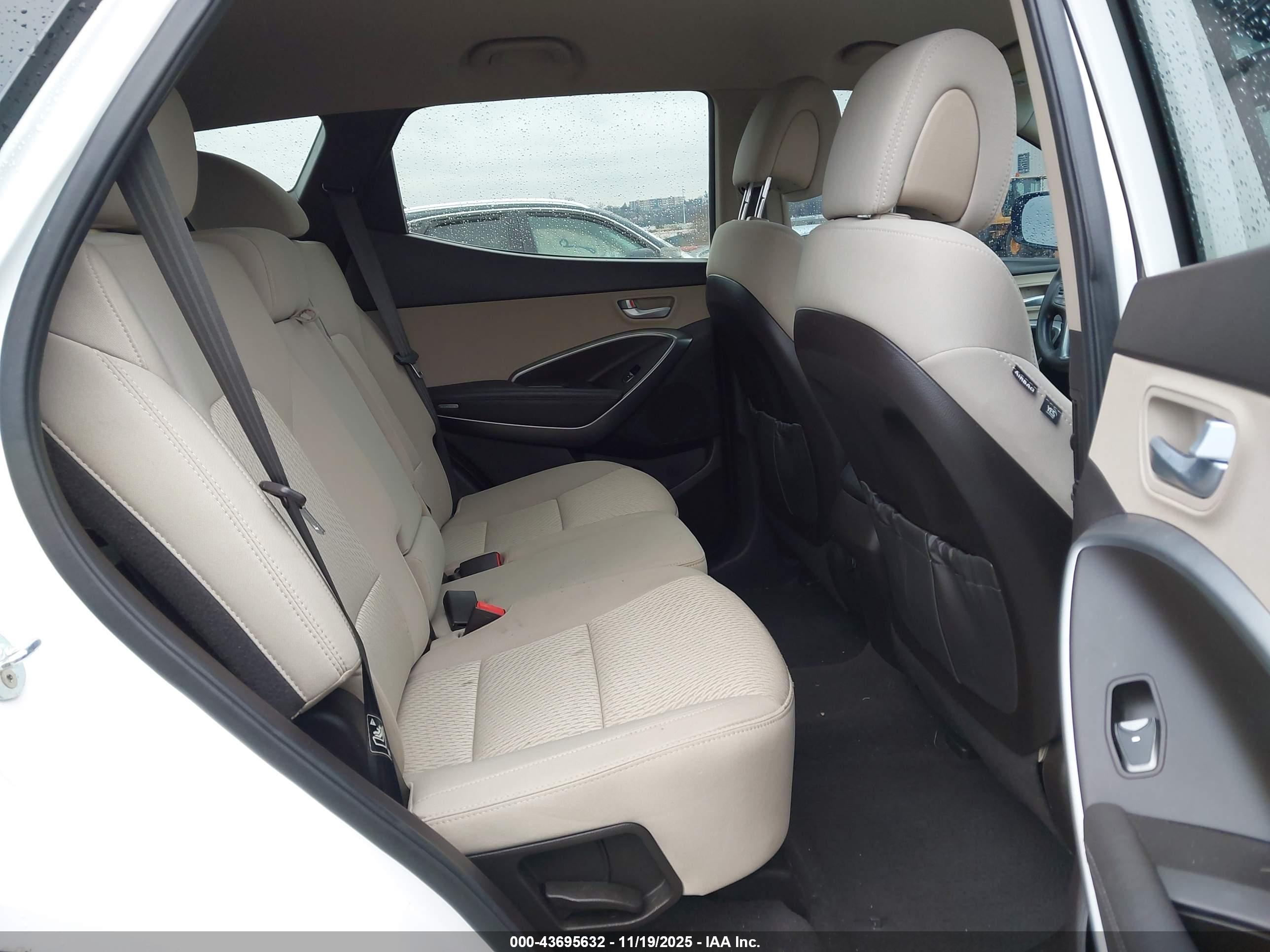 HYUNDAI SANTA image 8