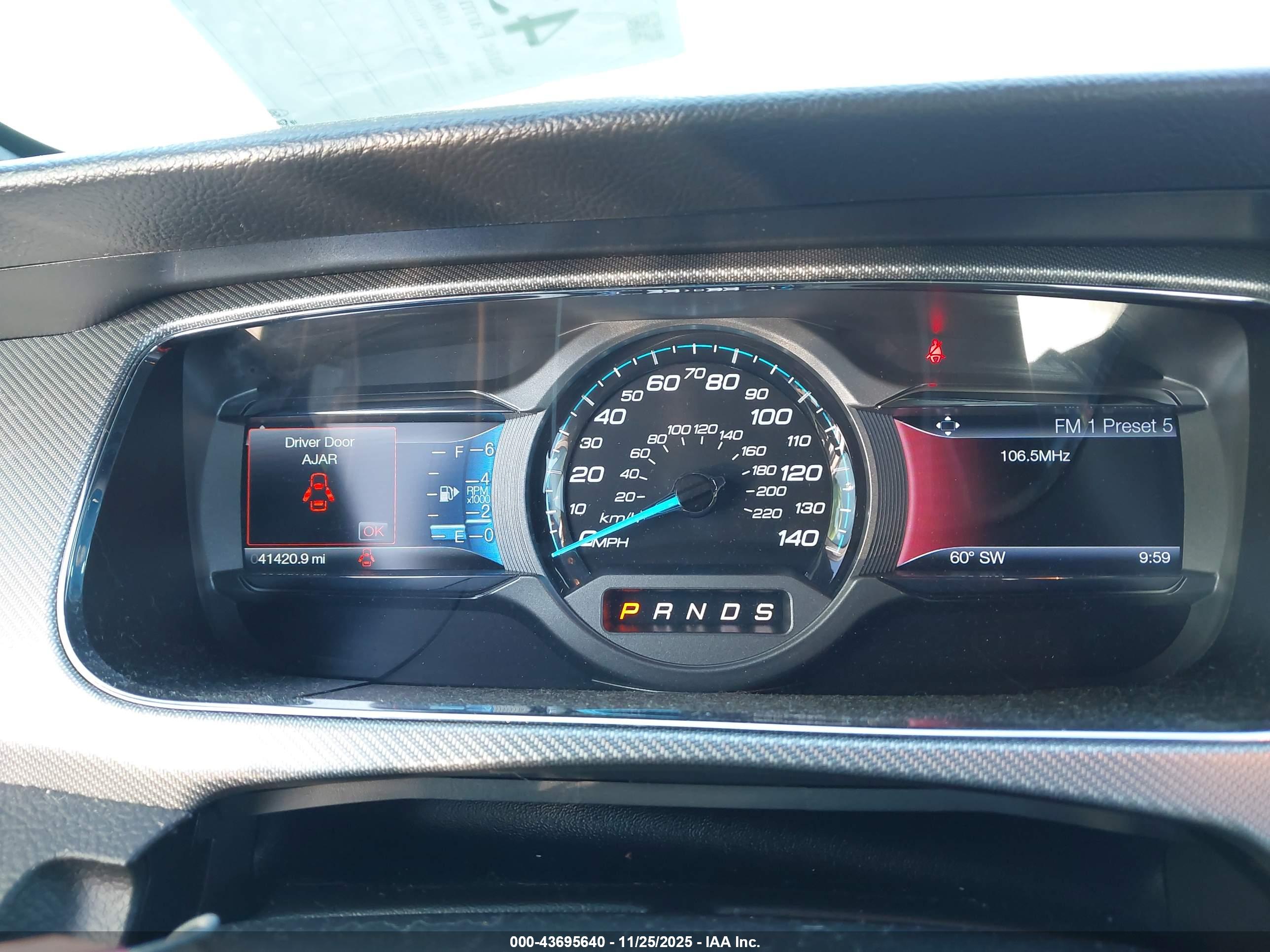 FORD TAURUS image 7