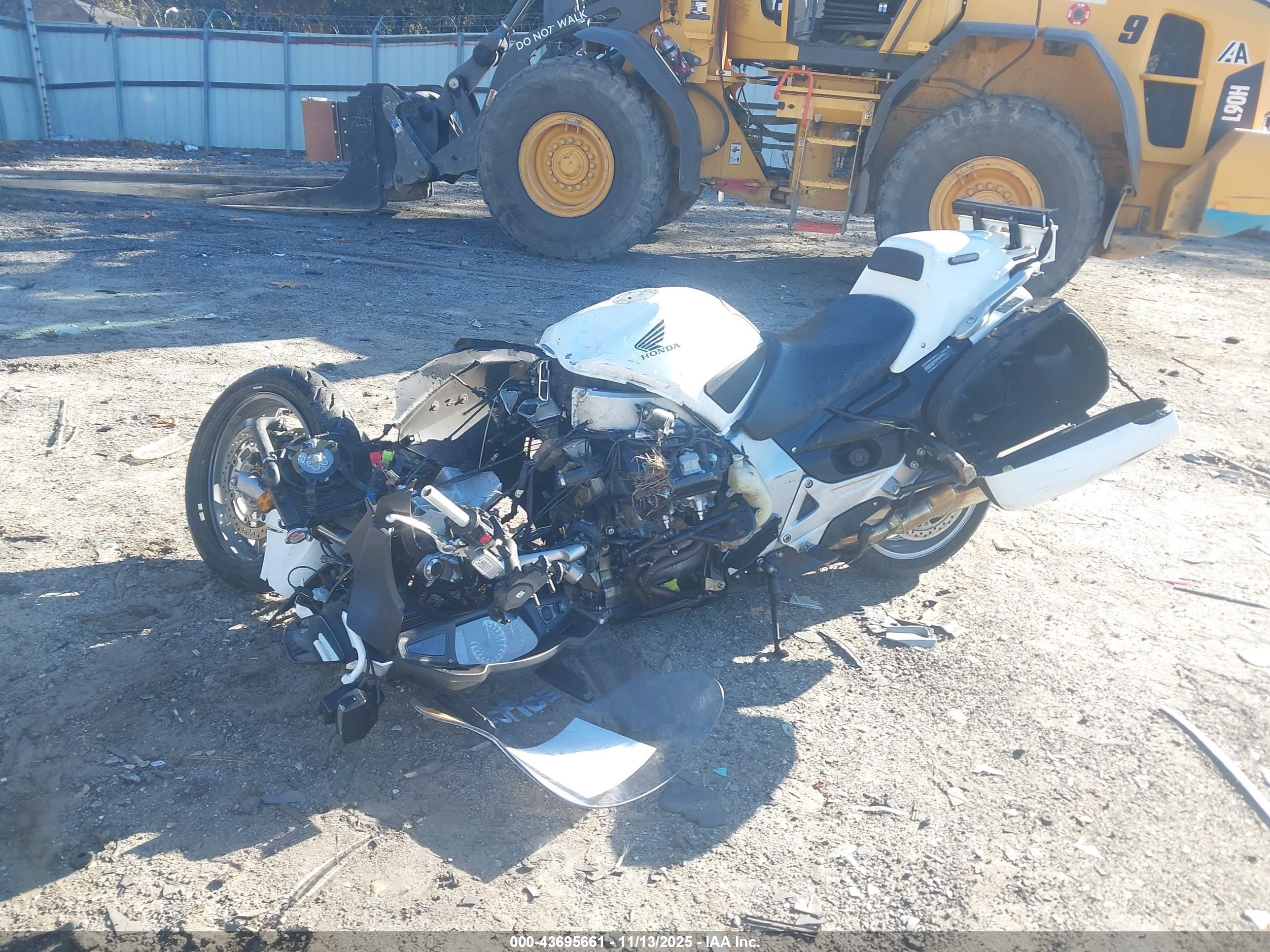 HONDA ST1300 image 2