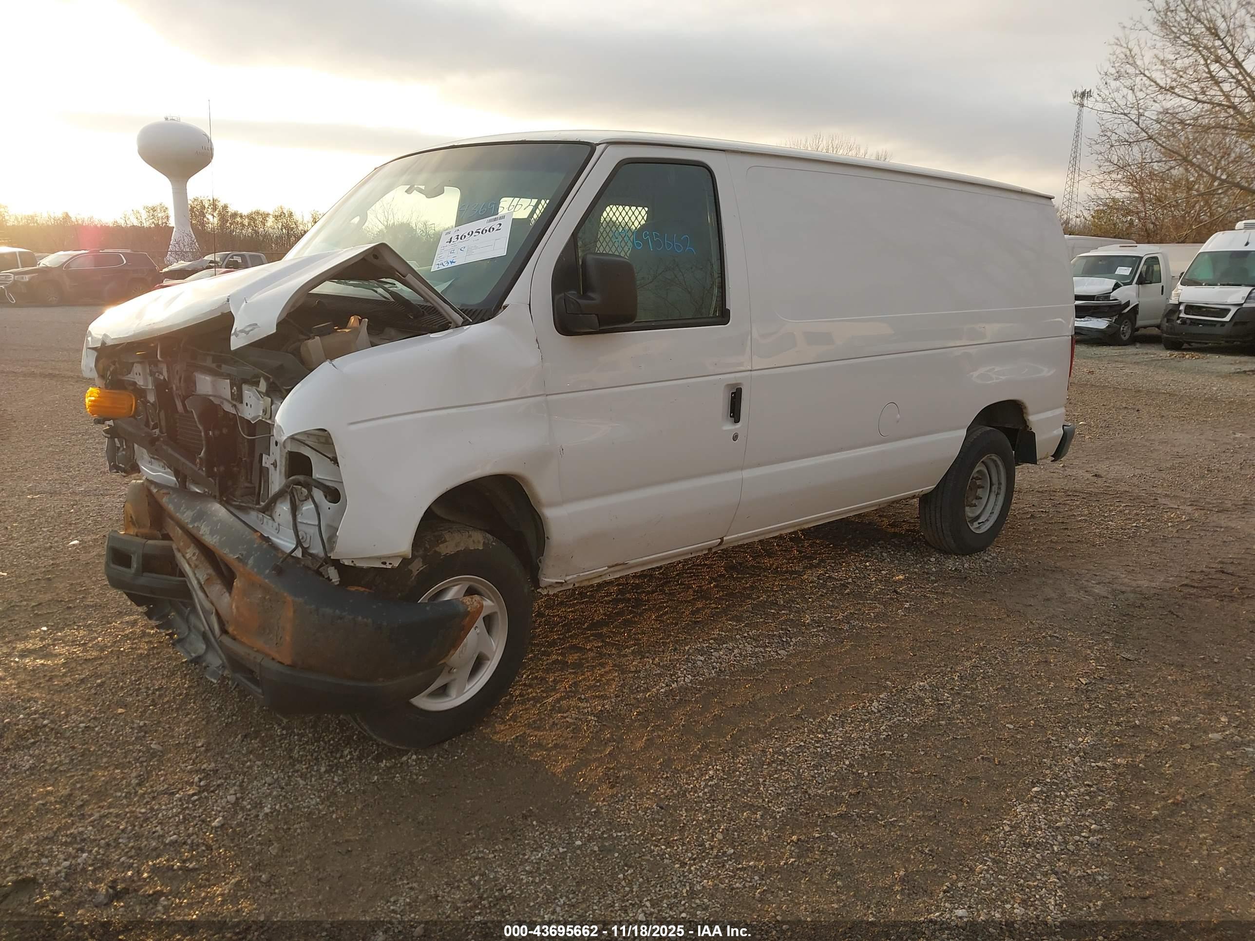 FORD E-150 image 2
