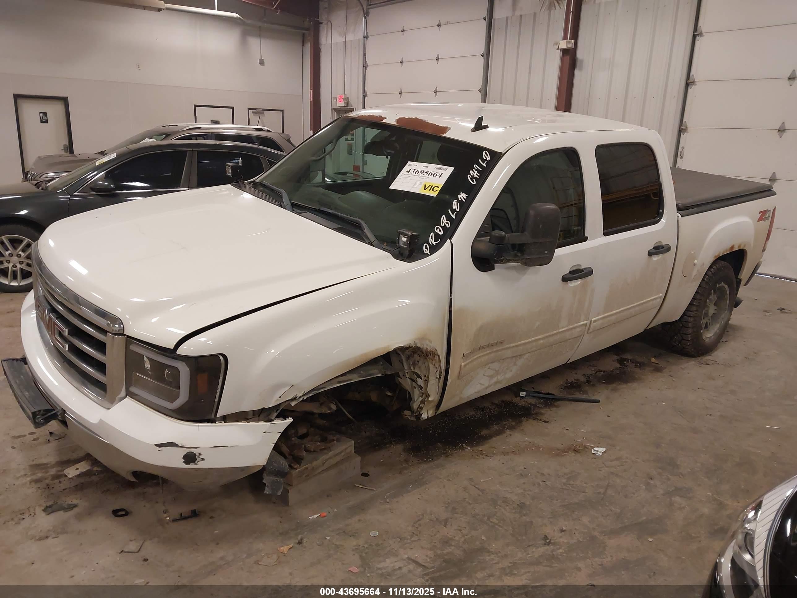 GMC SIERRA image 2