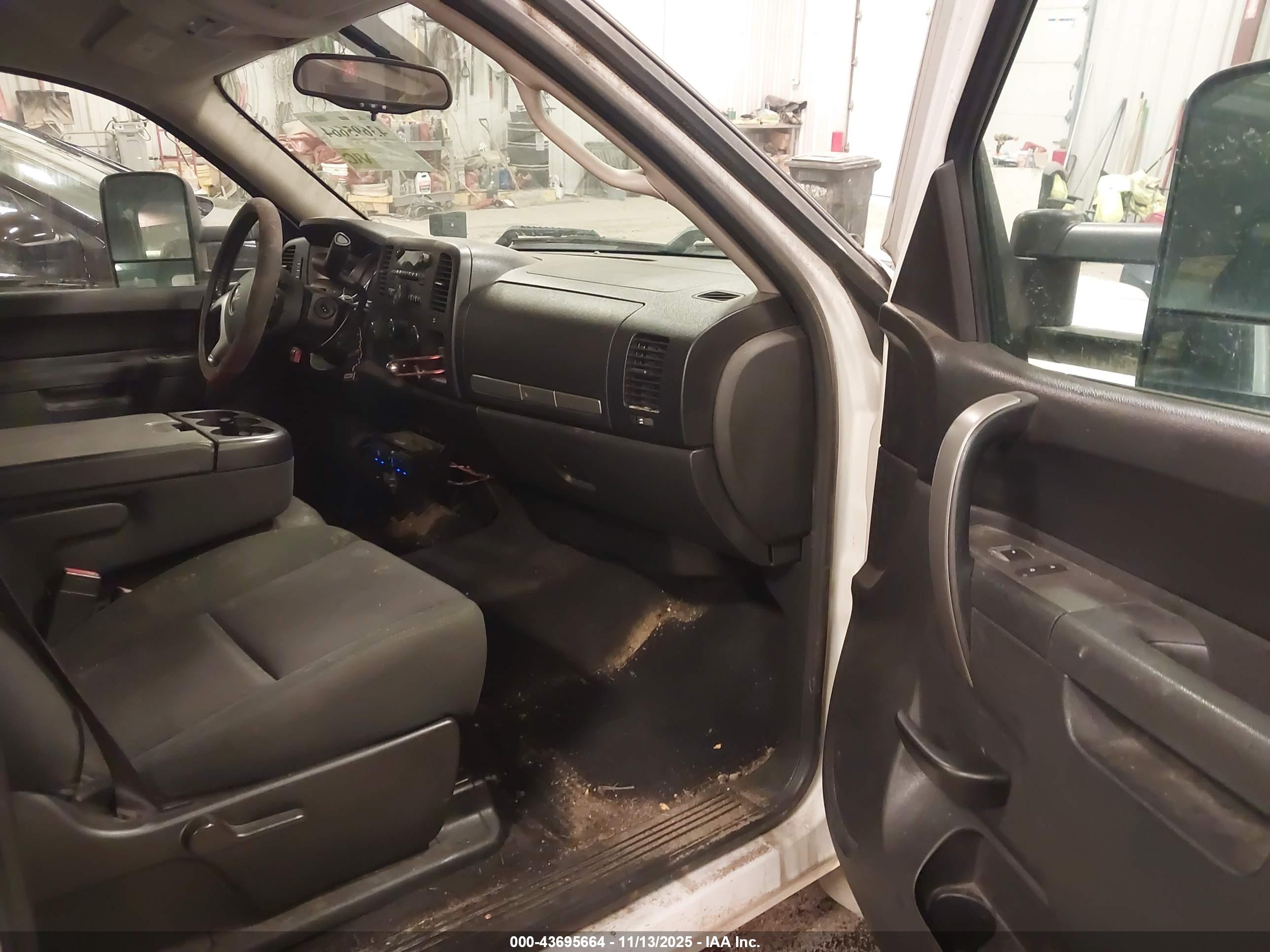 GMC SIERRA image 5