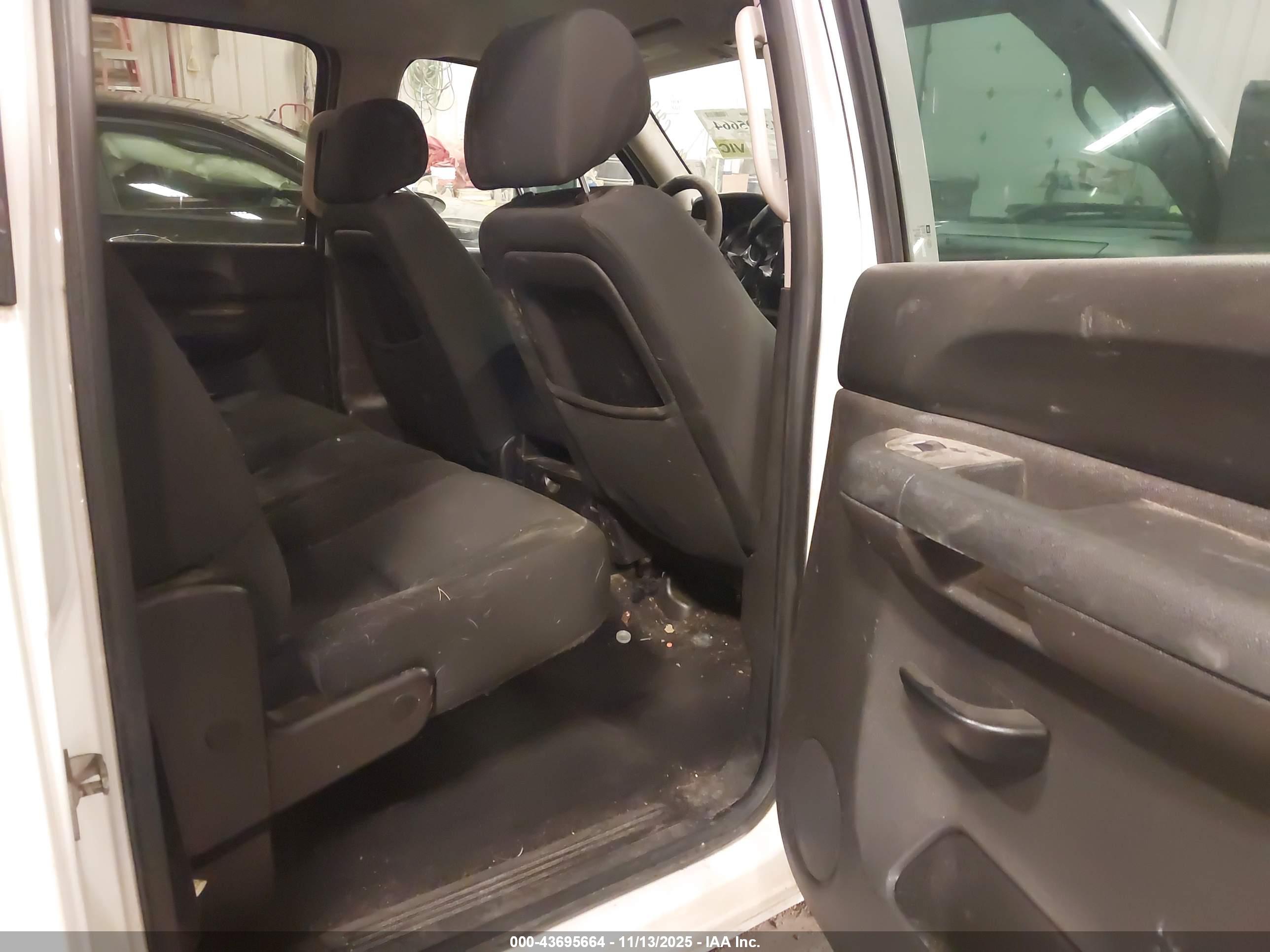 GMC SIERRA image 8
