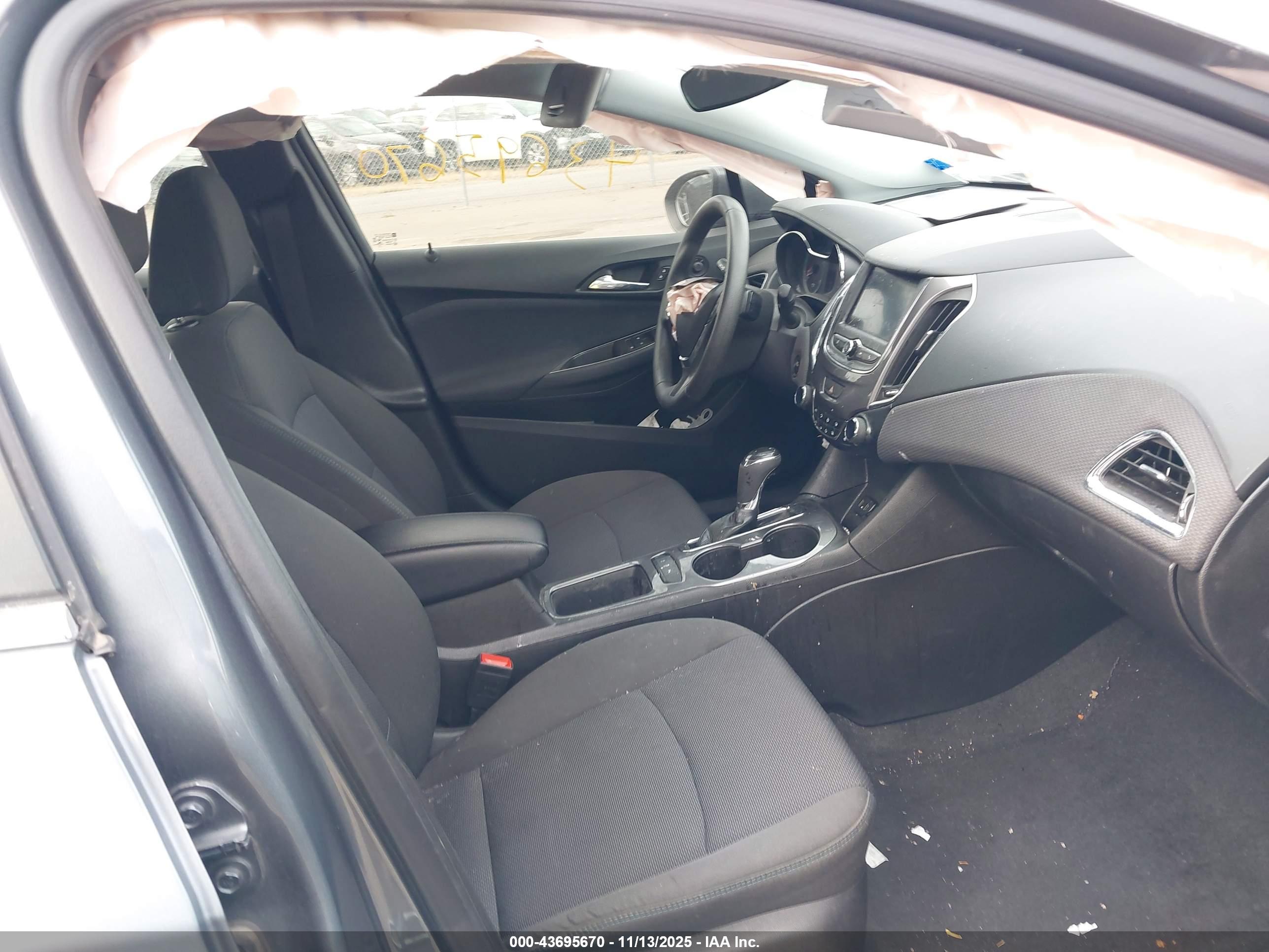 CHEVROLET CRUZE image 5