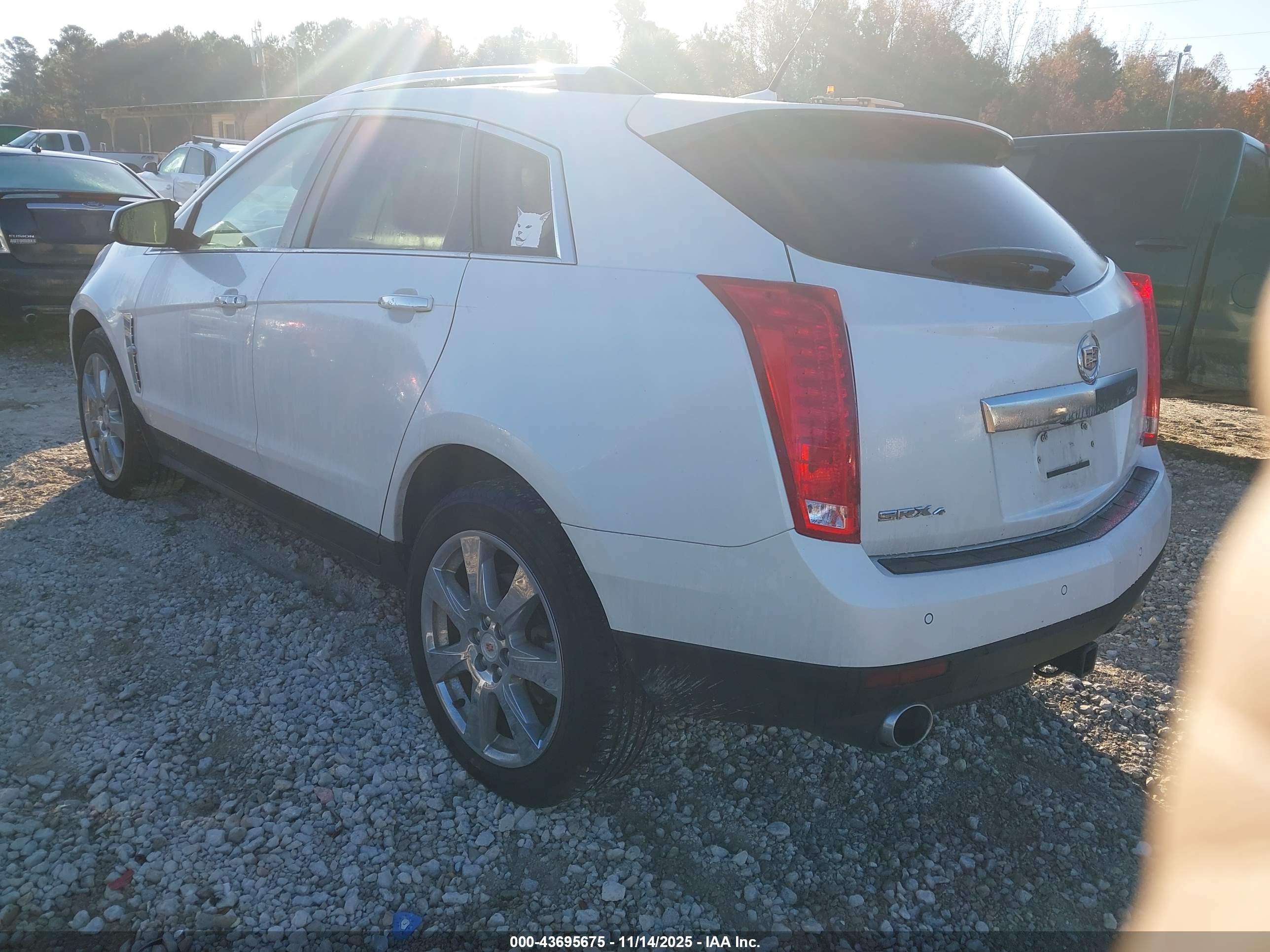 CADILLAC SRX image 3