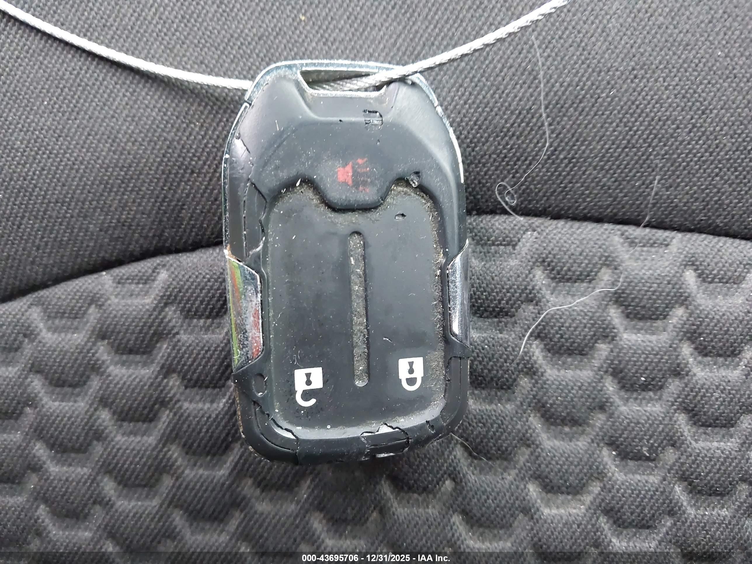 GMC TERRAIN image 11