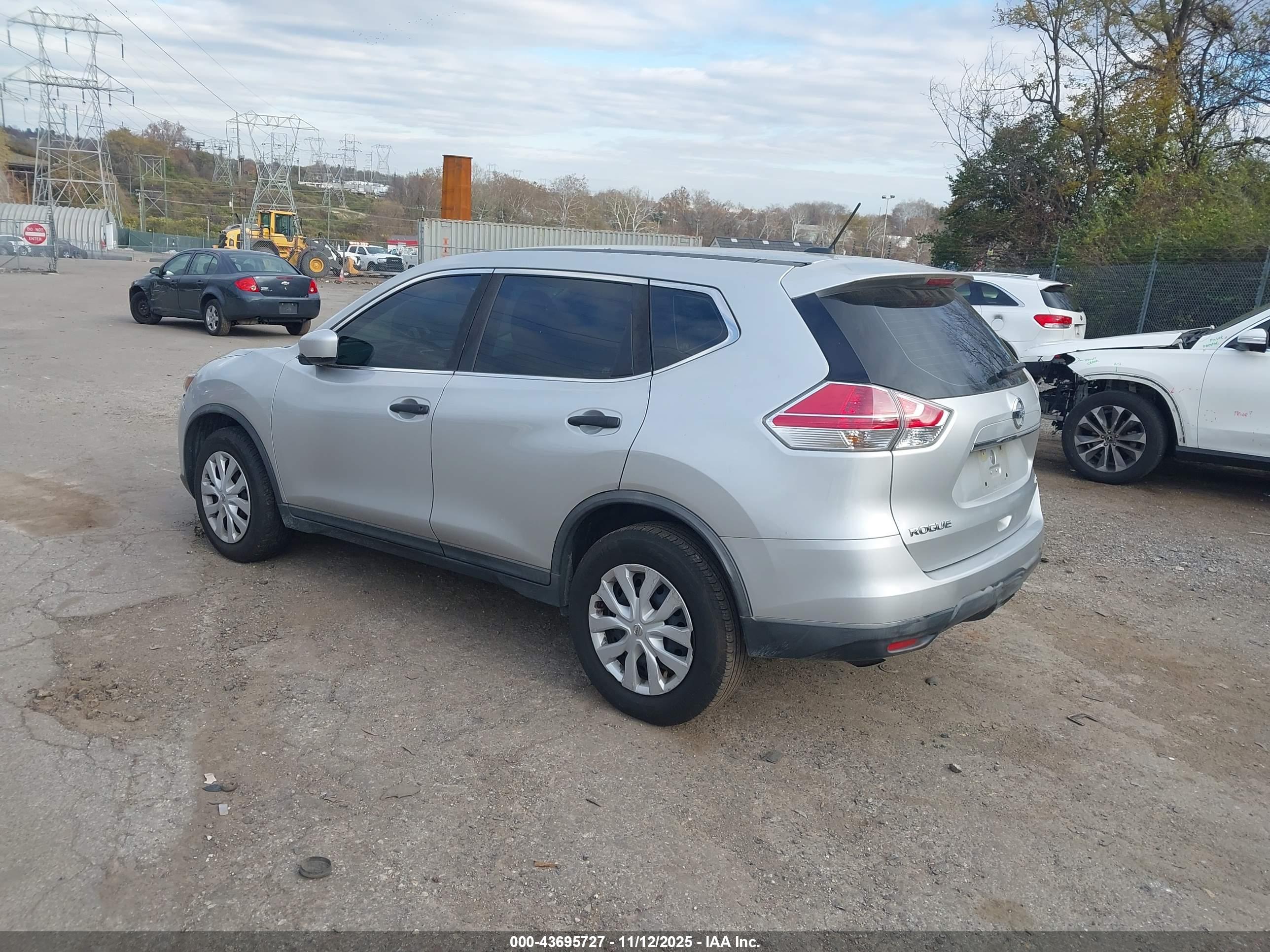 NISSAN ROGUE image 3