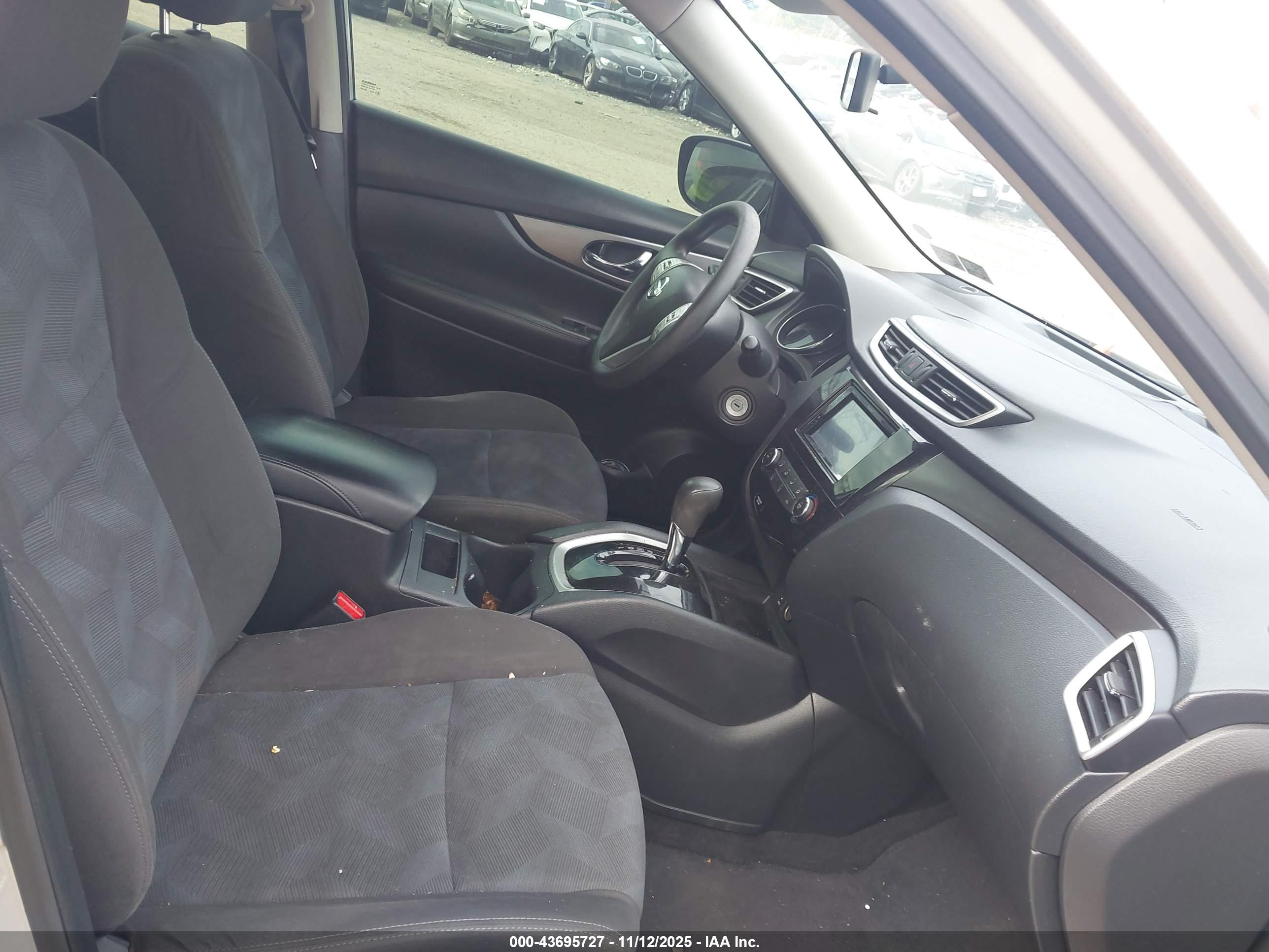 NISSAN ROGUE image 5