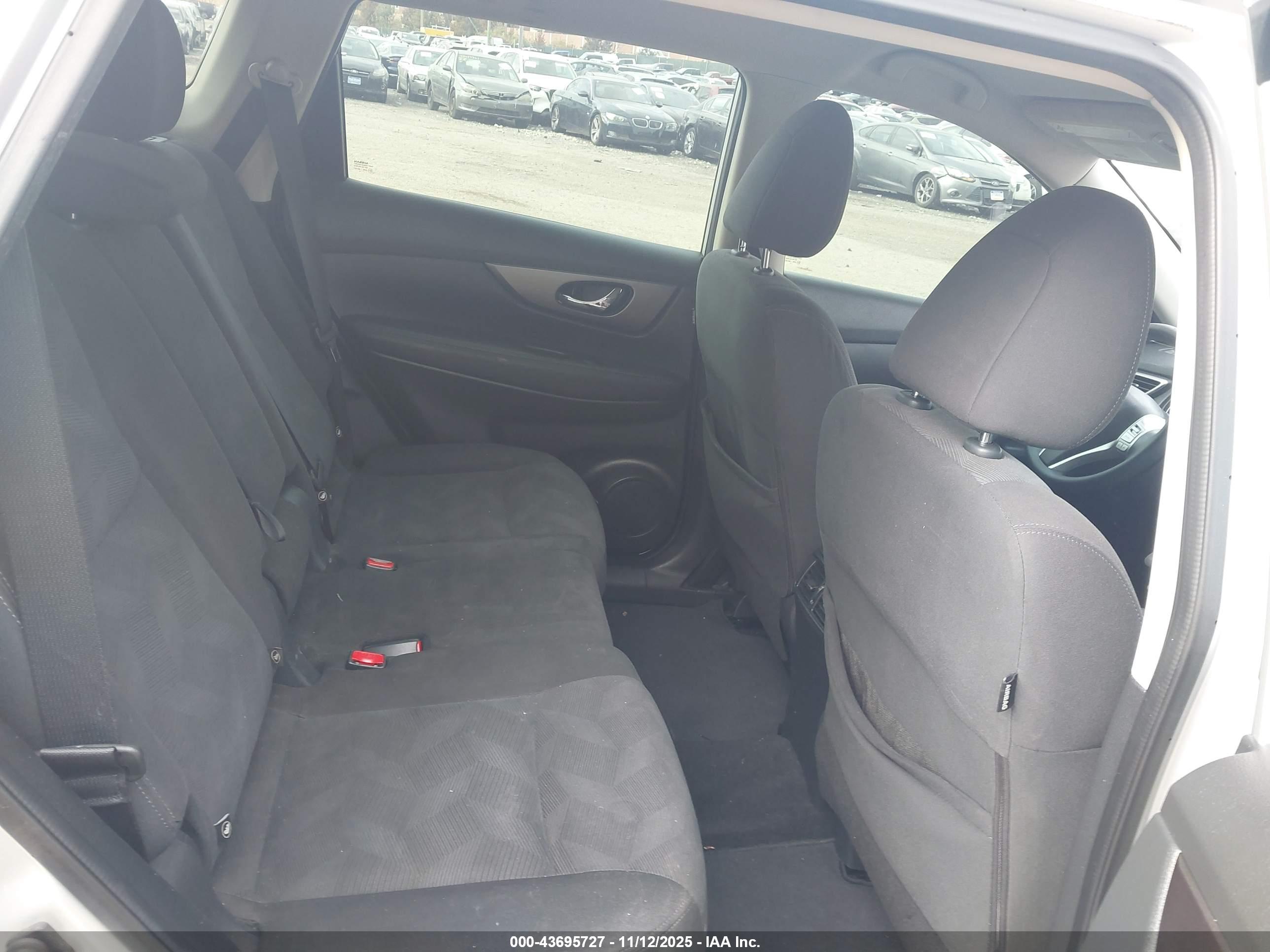 NISSAN ROGUE image 8