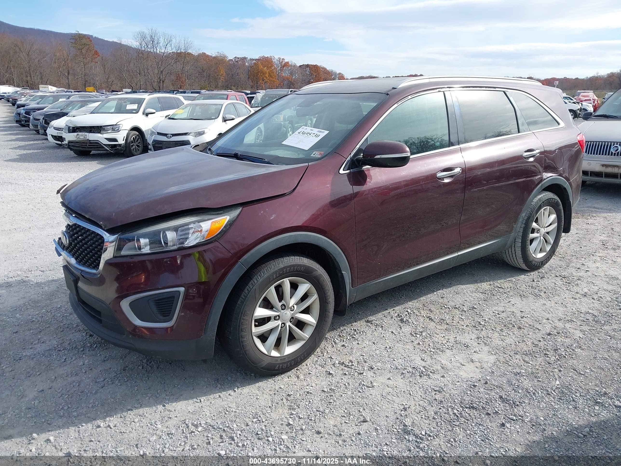 KIA SORENTO image 2
