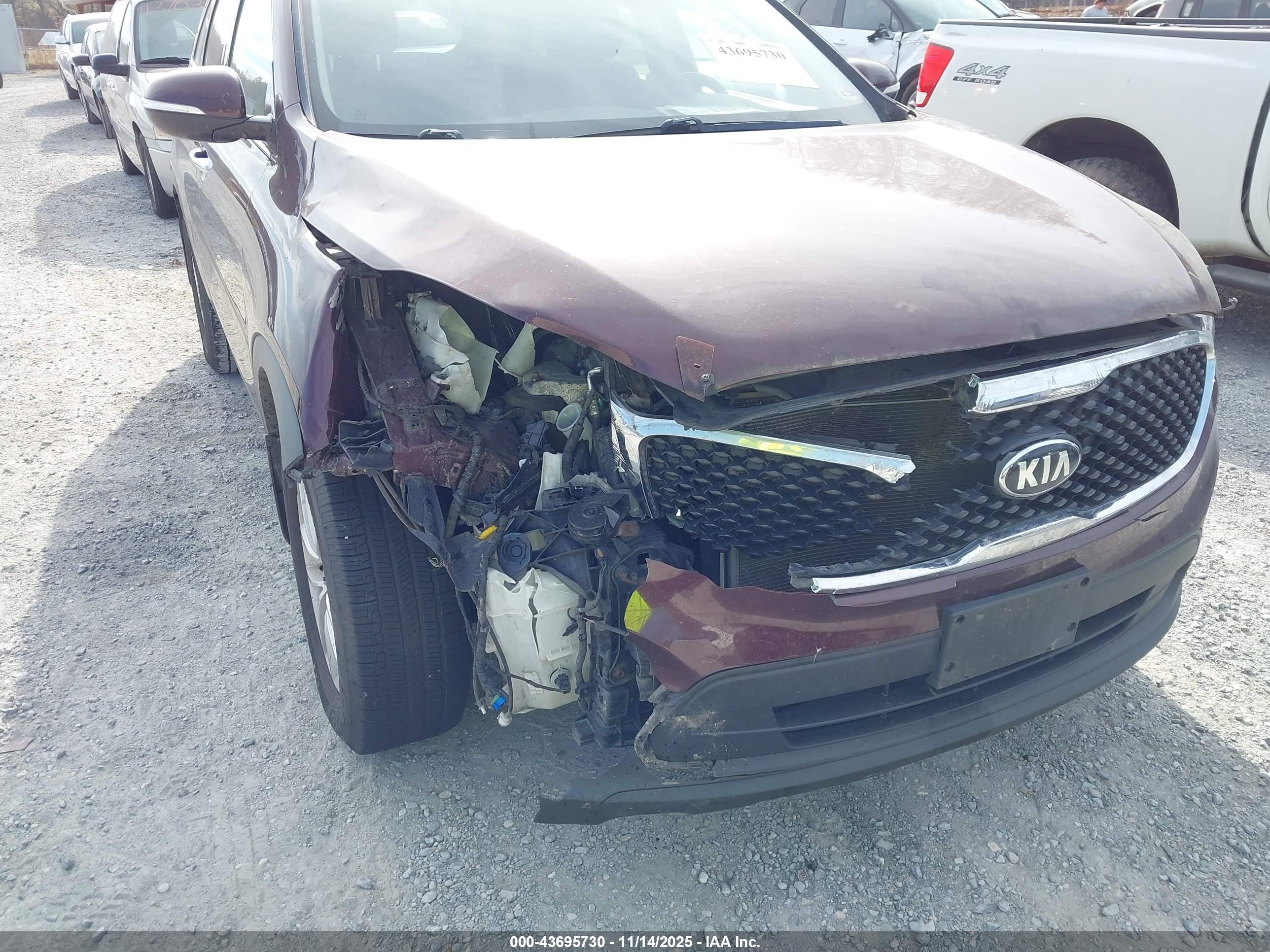 KIA SORENTO image 6