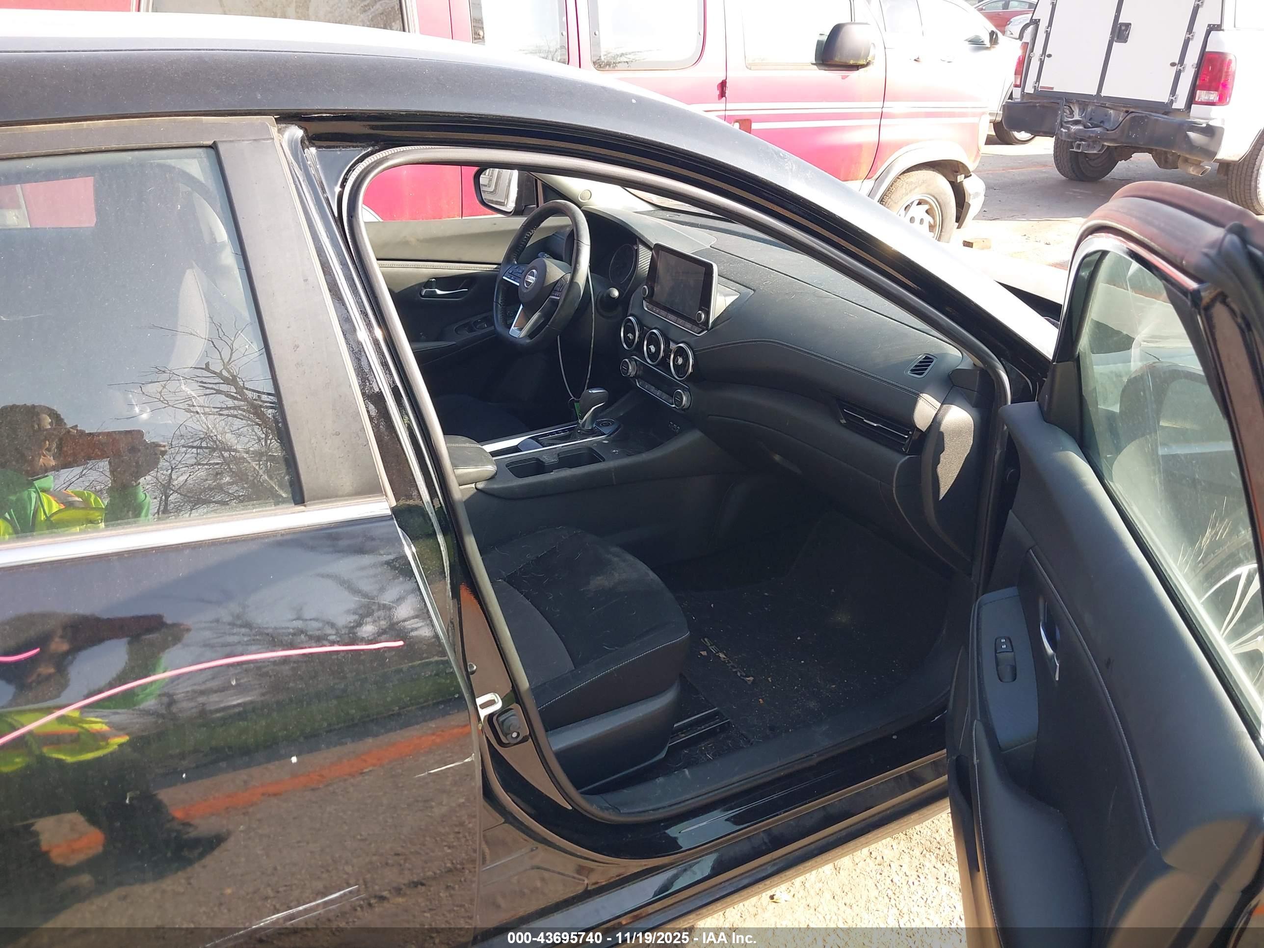 NISSAN SENTRA image 5